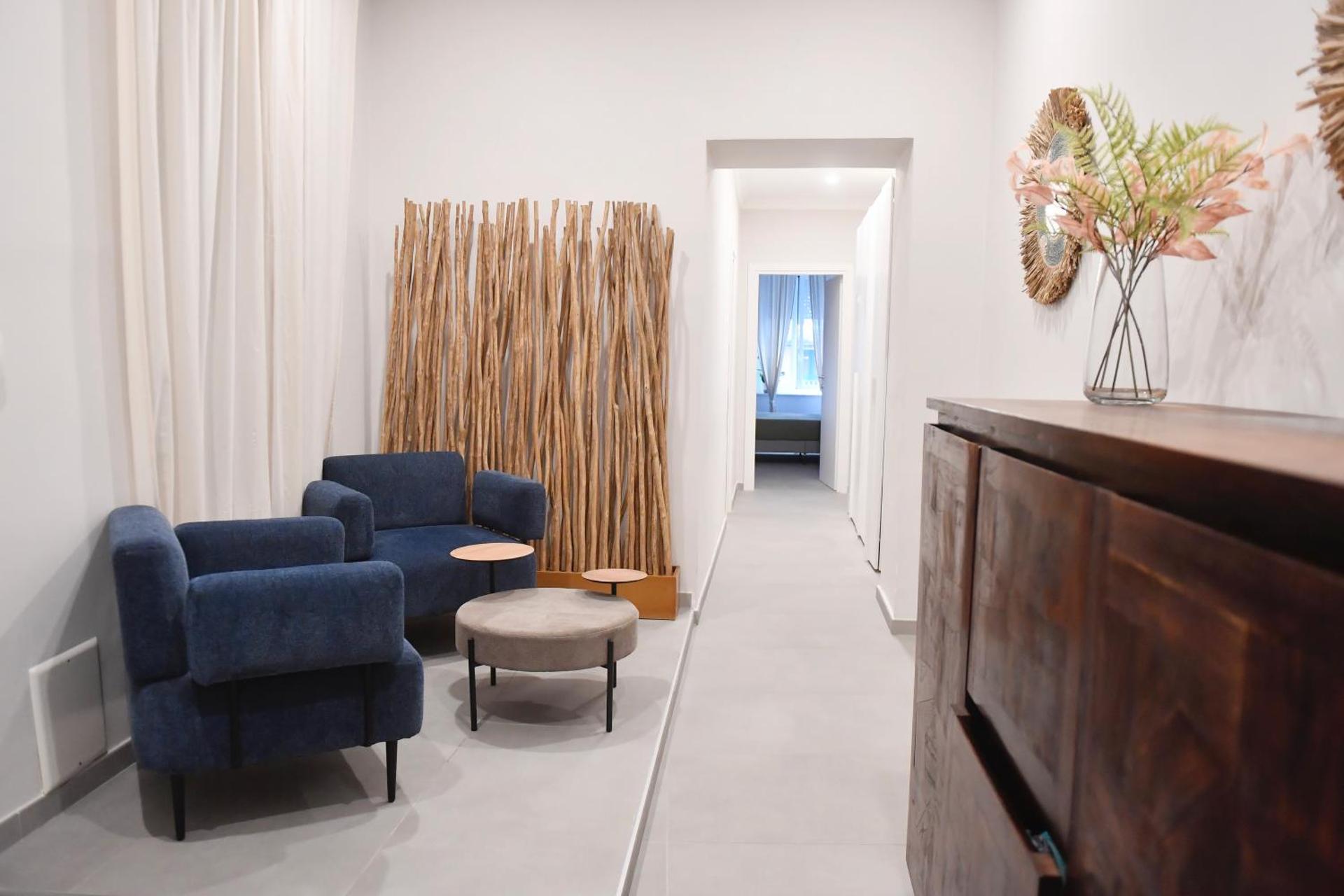 Communal lounge/ TV room