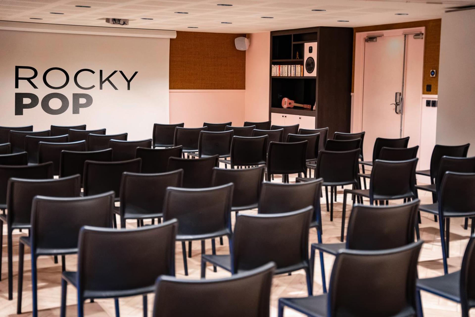 Meeting/conference room