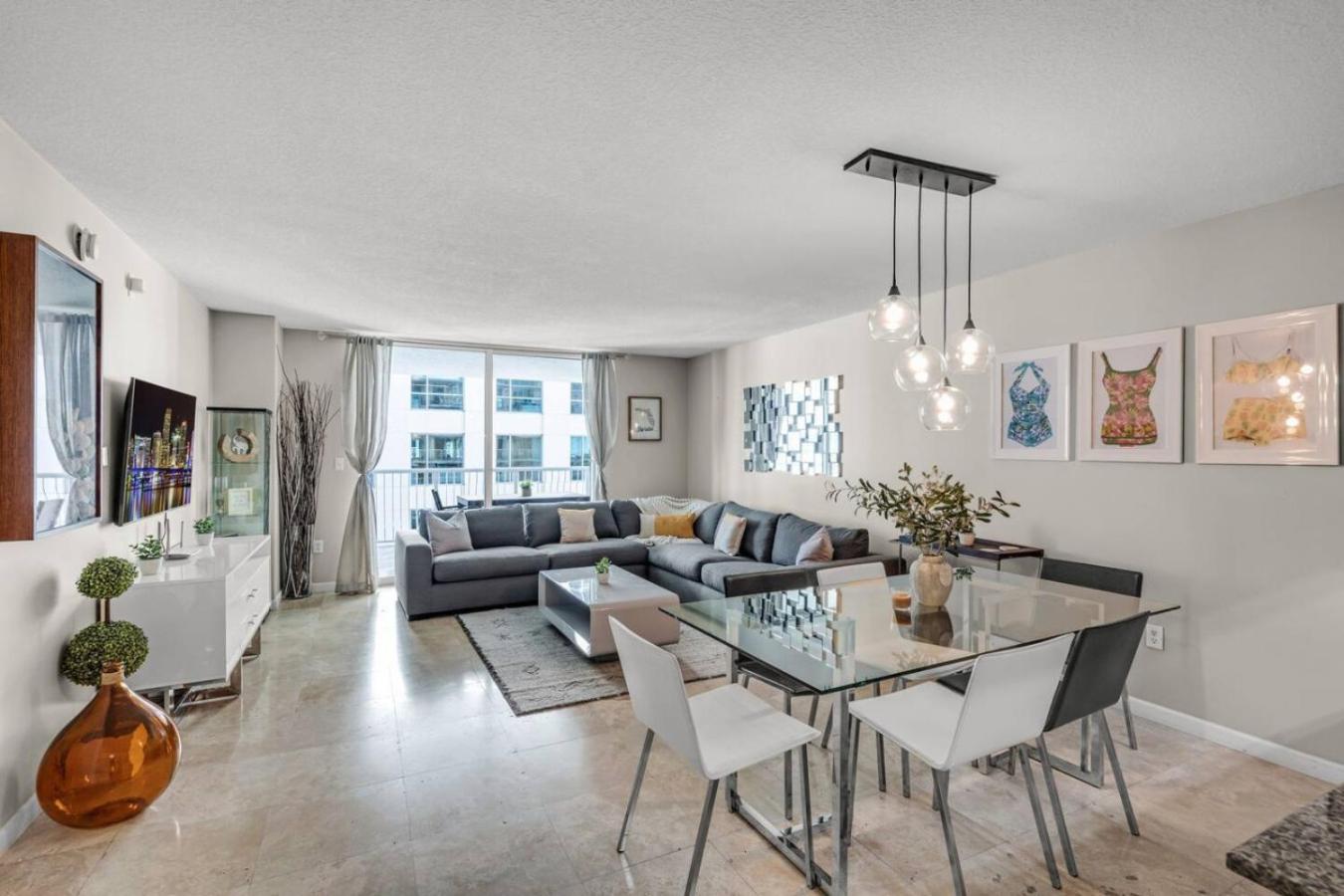 Waterfront and City Lights 1-BR With Free Parking