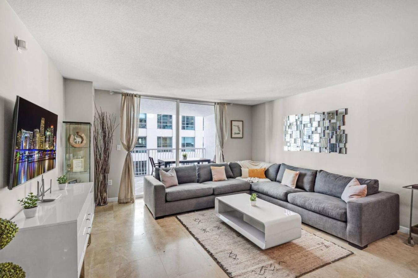 Waterfront and City Lights 1-BR With Free Parking