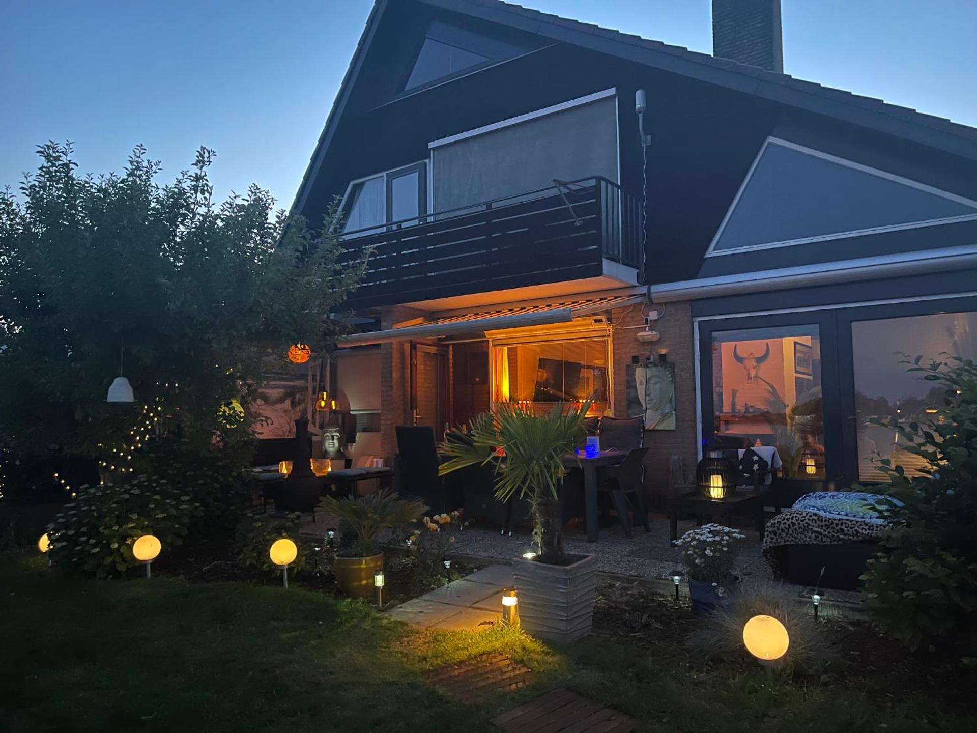 1-2 pp ROOM AMS Airport great view lake