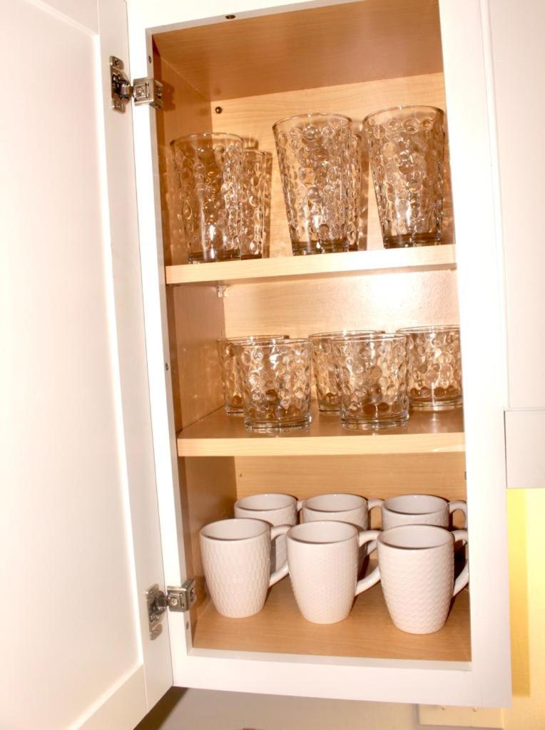 Cheerful 2 bedroom townhouse with indoor fireplace