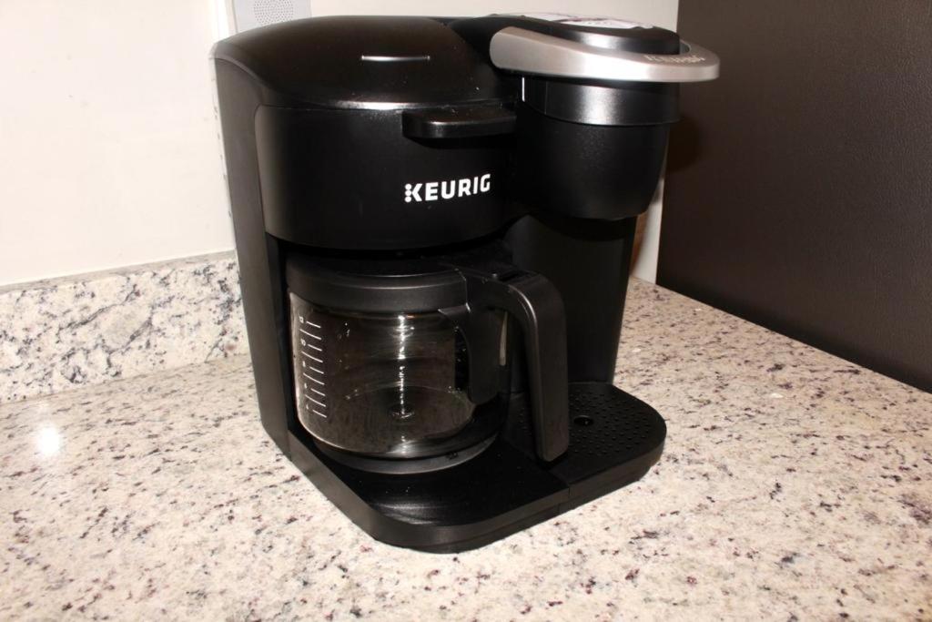 Cheerful 2 bedroom townhouse with indoor fireplace