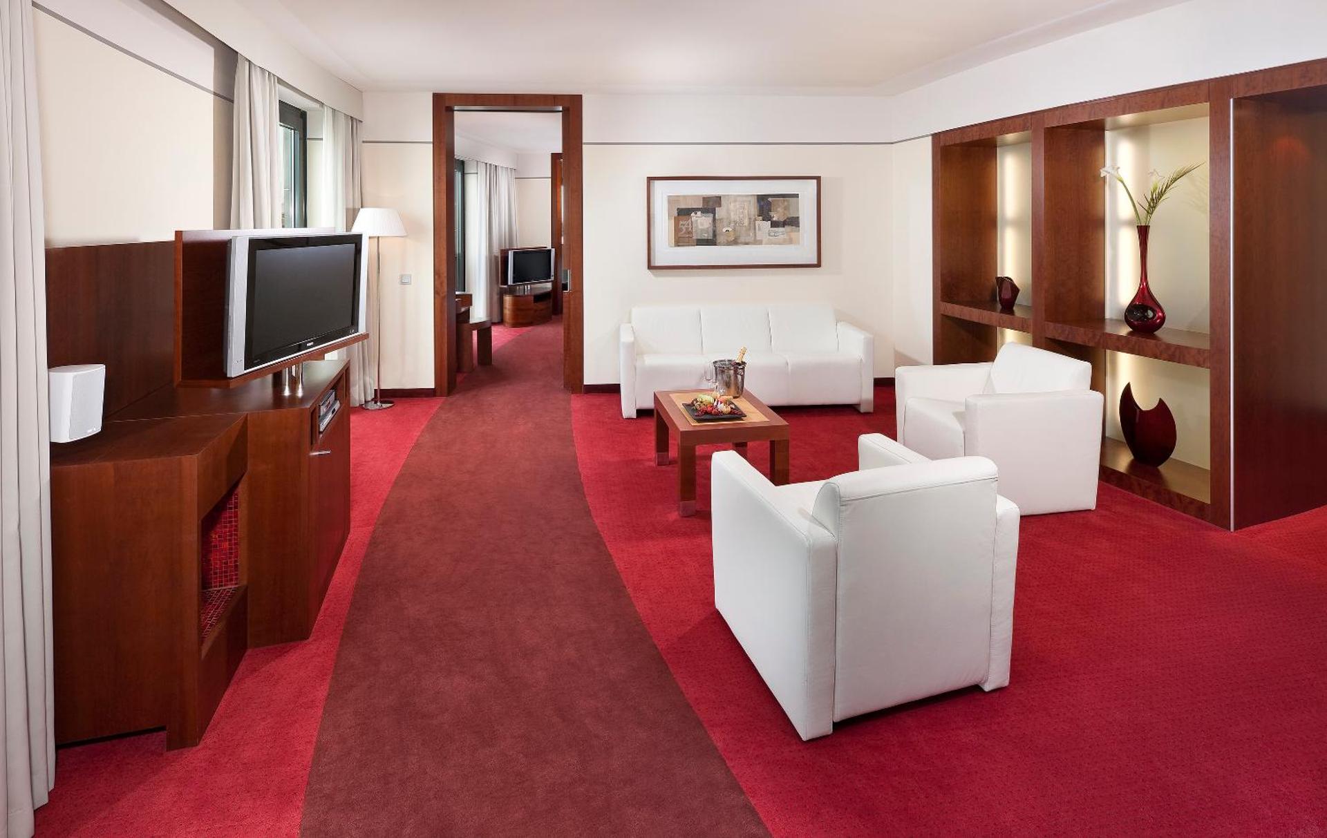 Communal lounge/ TV room