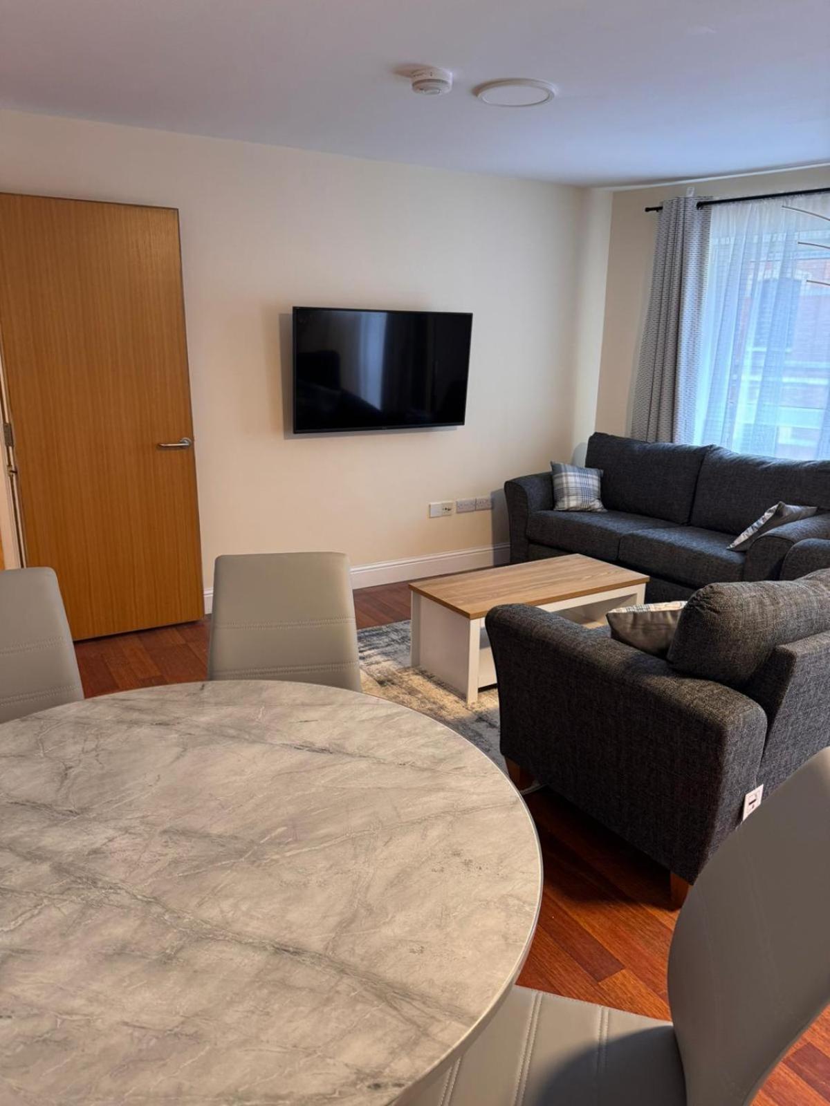 Communal lounge/ TV room