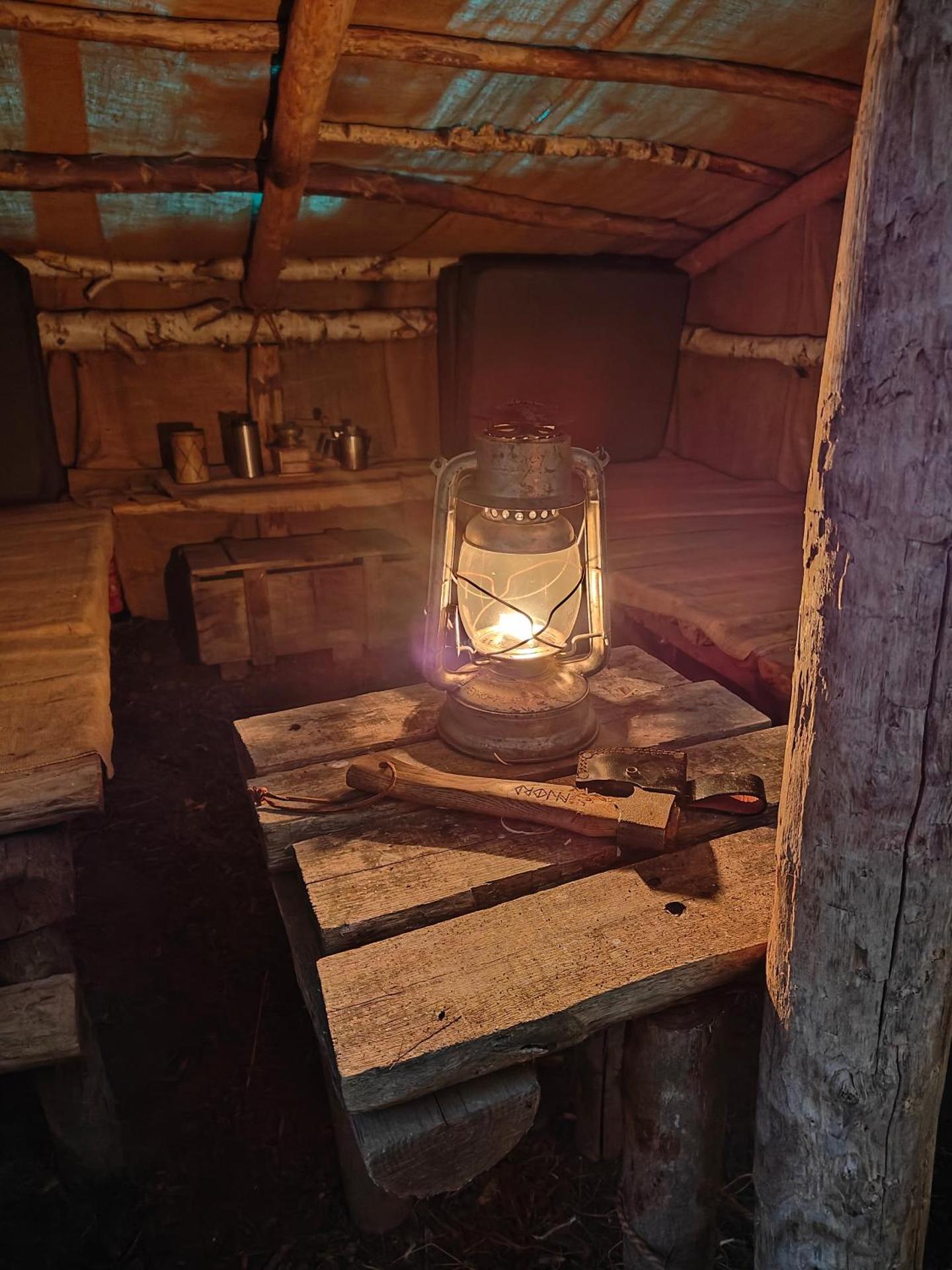 Au Pied Du Trieu, The Shelter