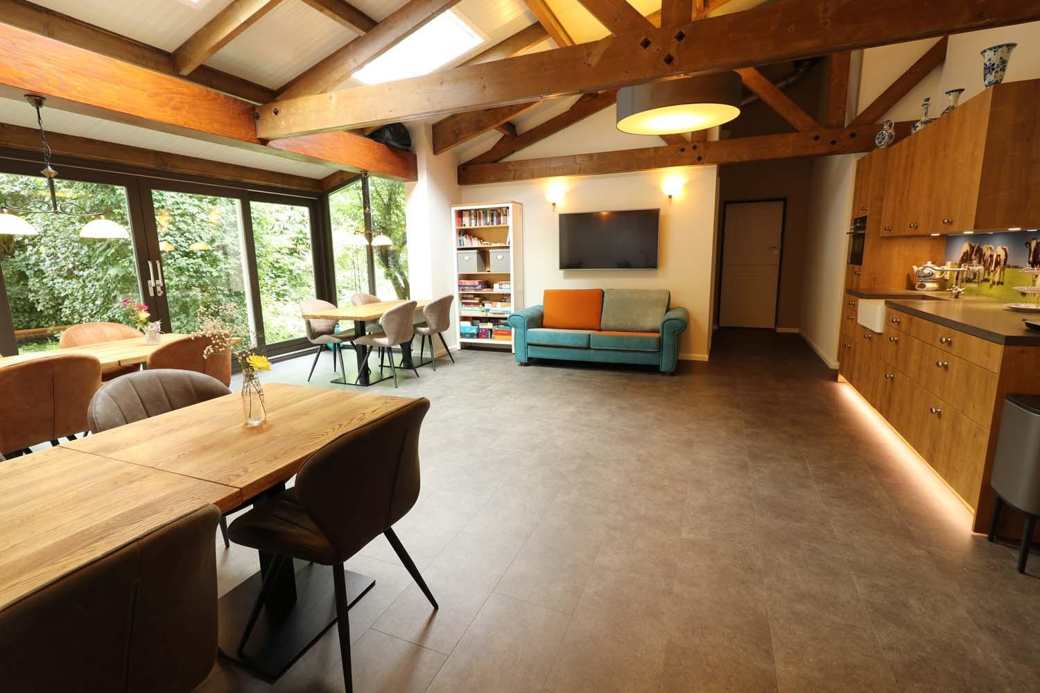 Communal lounge/ TV room