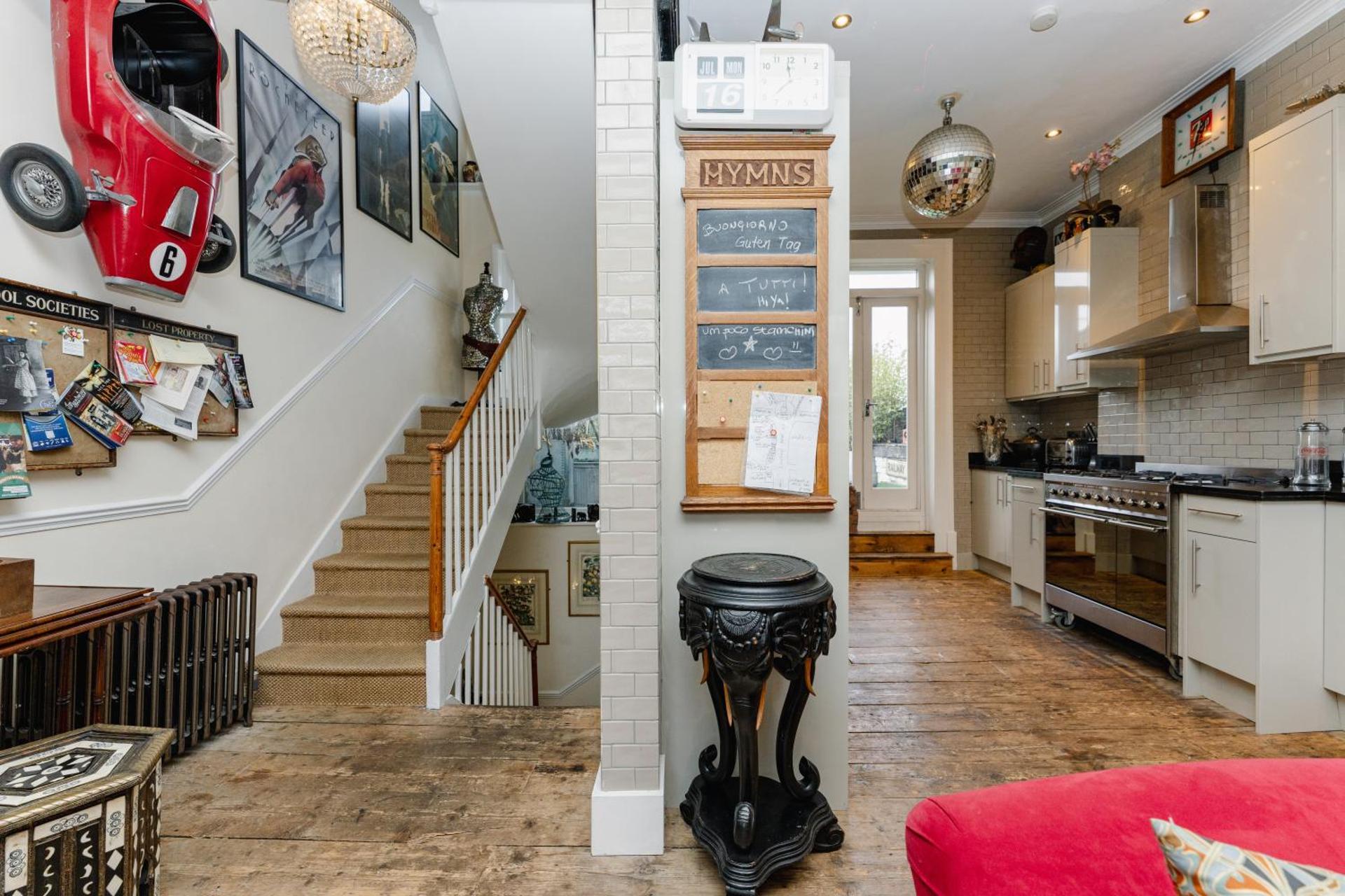 Ultrachic Georgian Townhouse In Central London