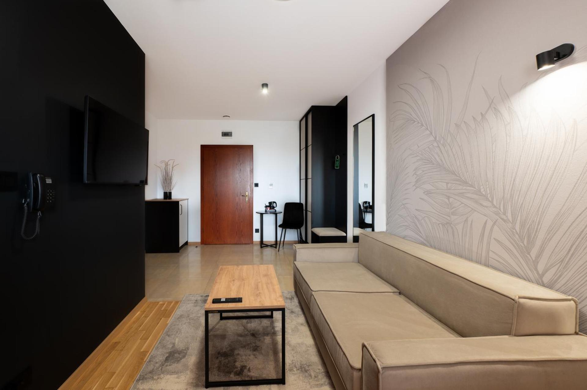 Communal lounge/ TV room