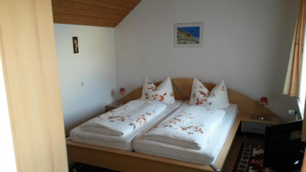 Pension Arnold Neuenburg