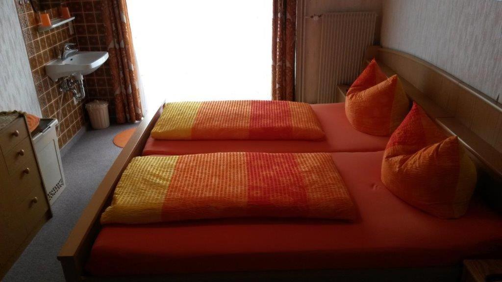 Pension Arnold Neuenburg