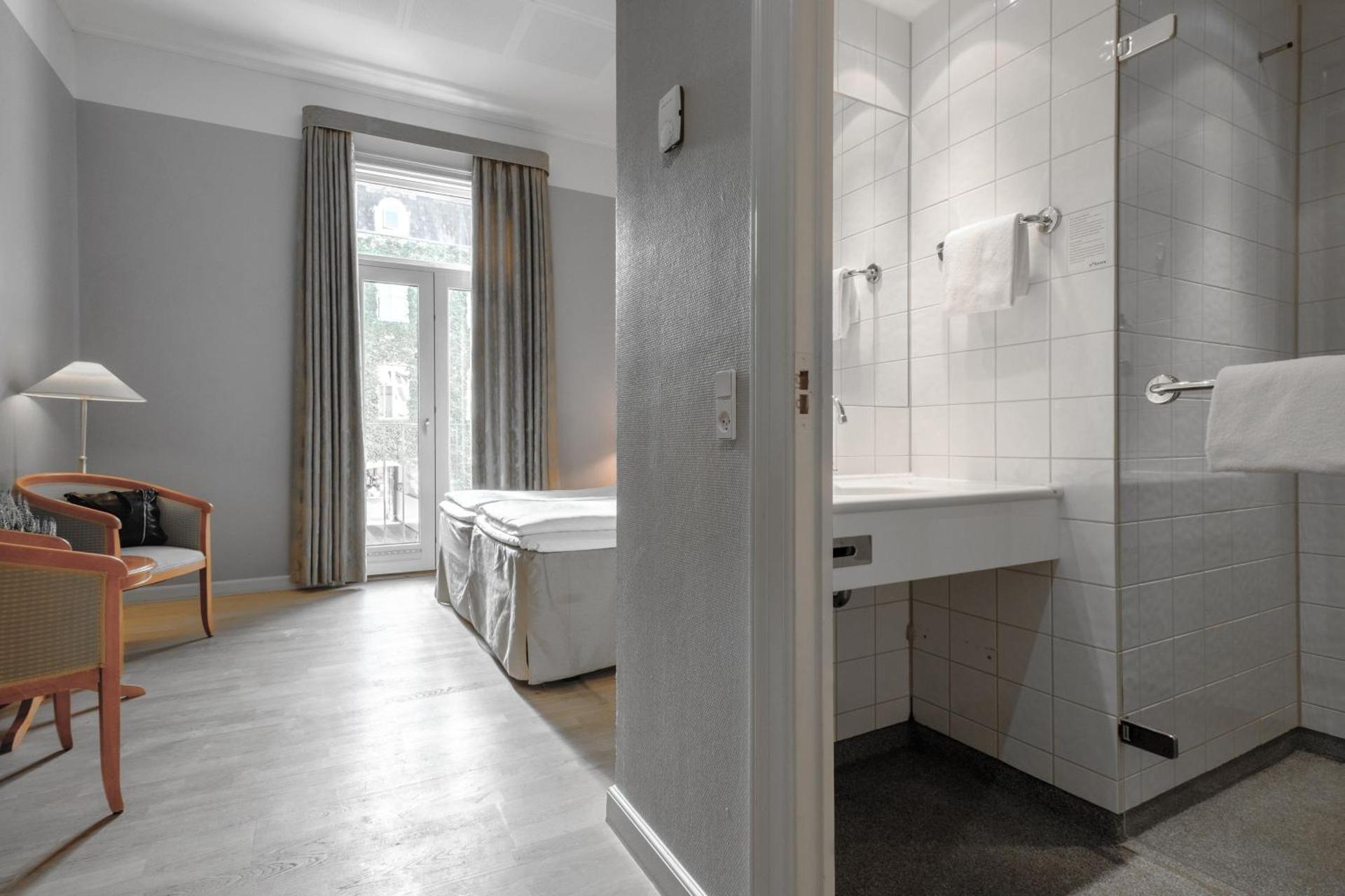 Photo of the whole room