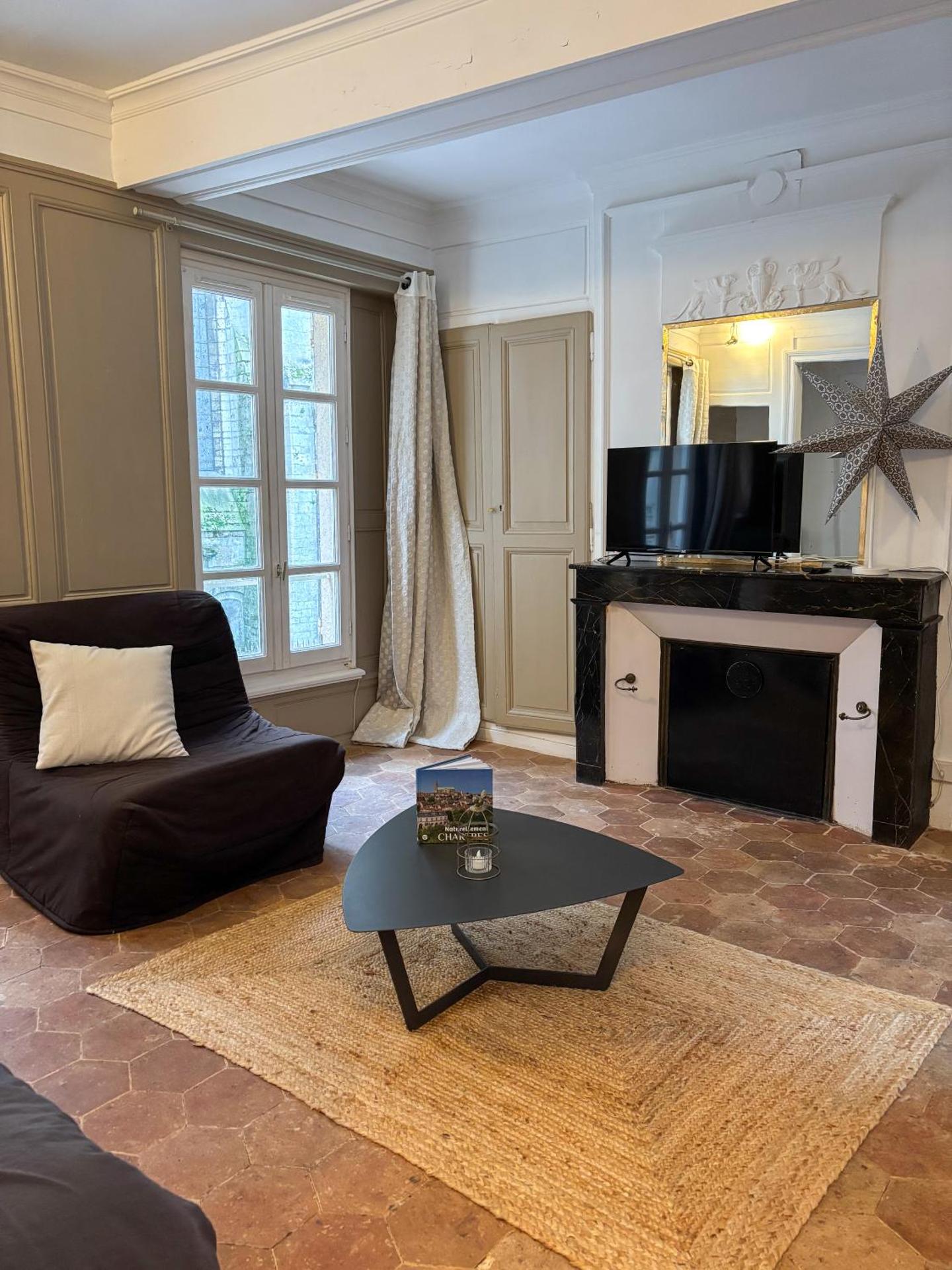 Communal lounge/ TV room