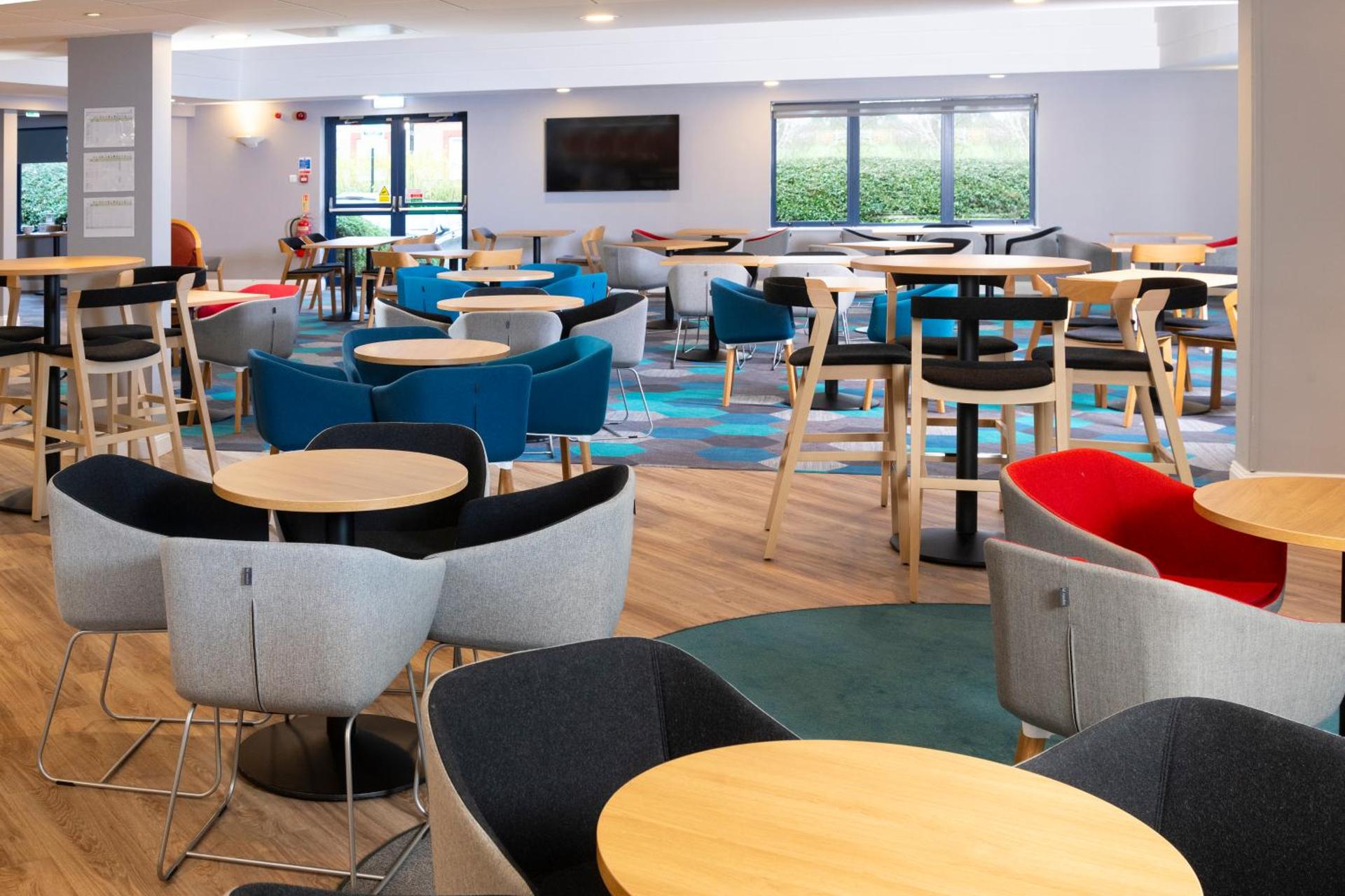 Communal lounge/ TV room