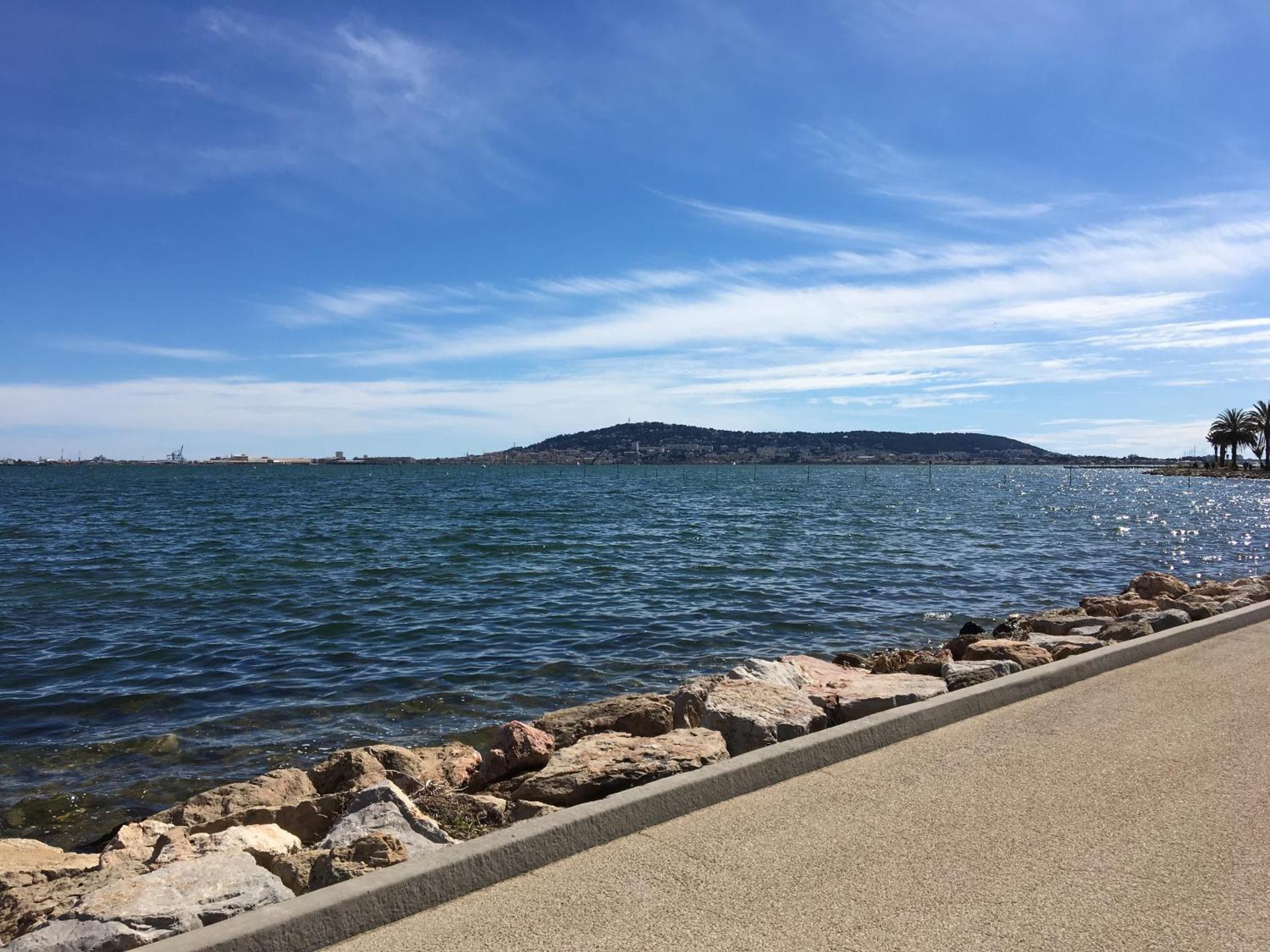 LE PARC , Balaruc les bains T2 clim PMR