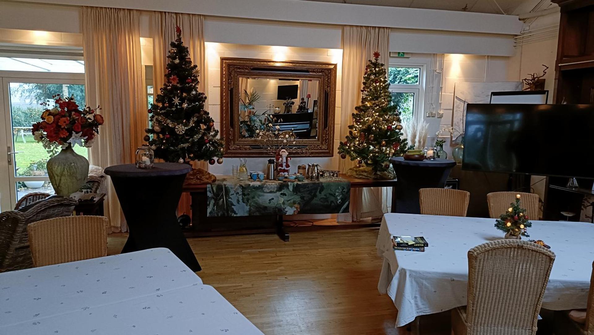 Communal lounge/ TV room