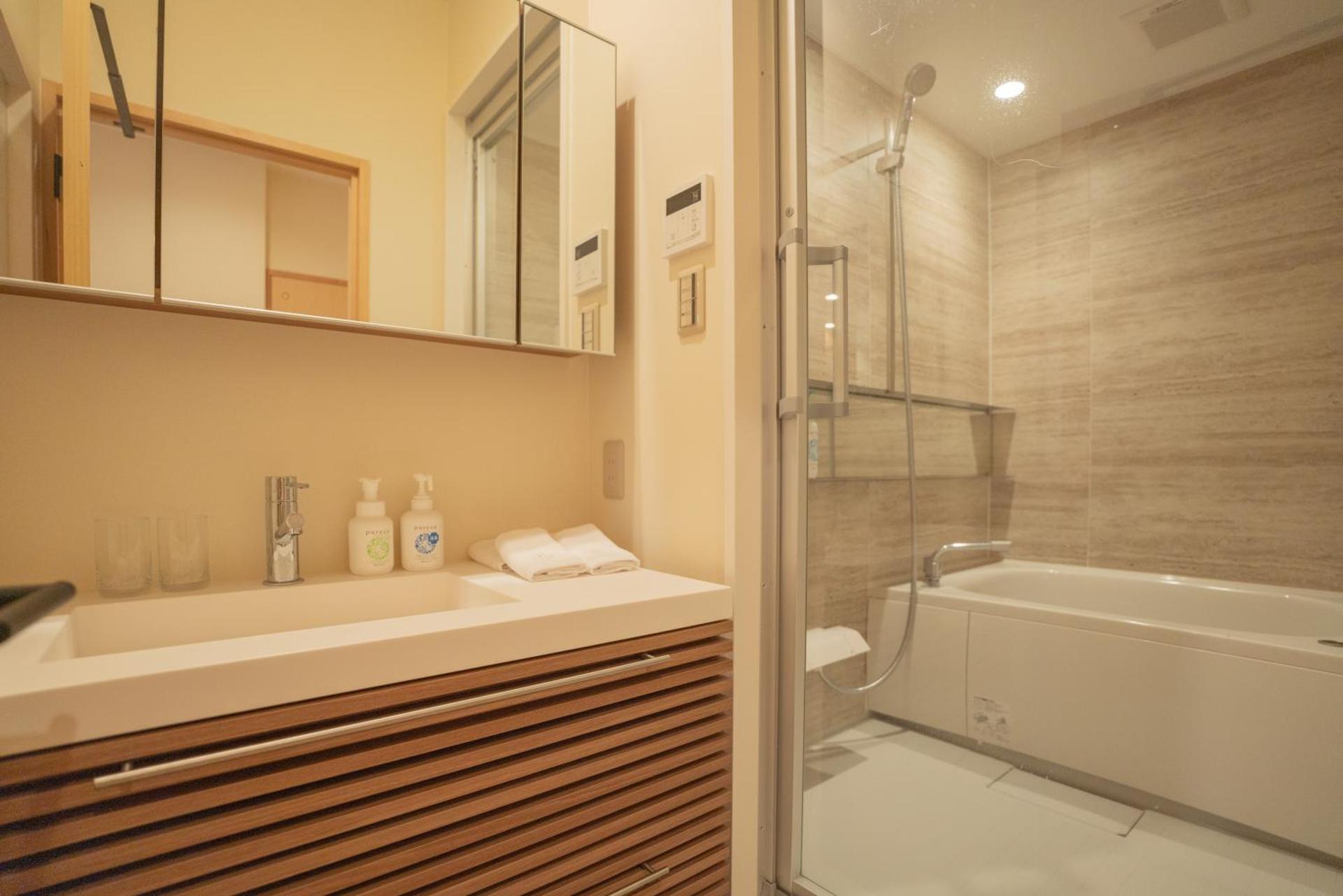 Camera Familiare con Vista Giardino