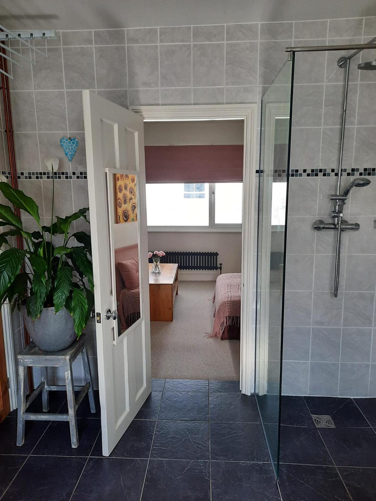 Super king bedroom with large ensuite