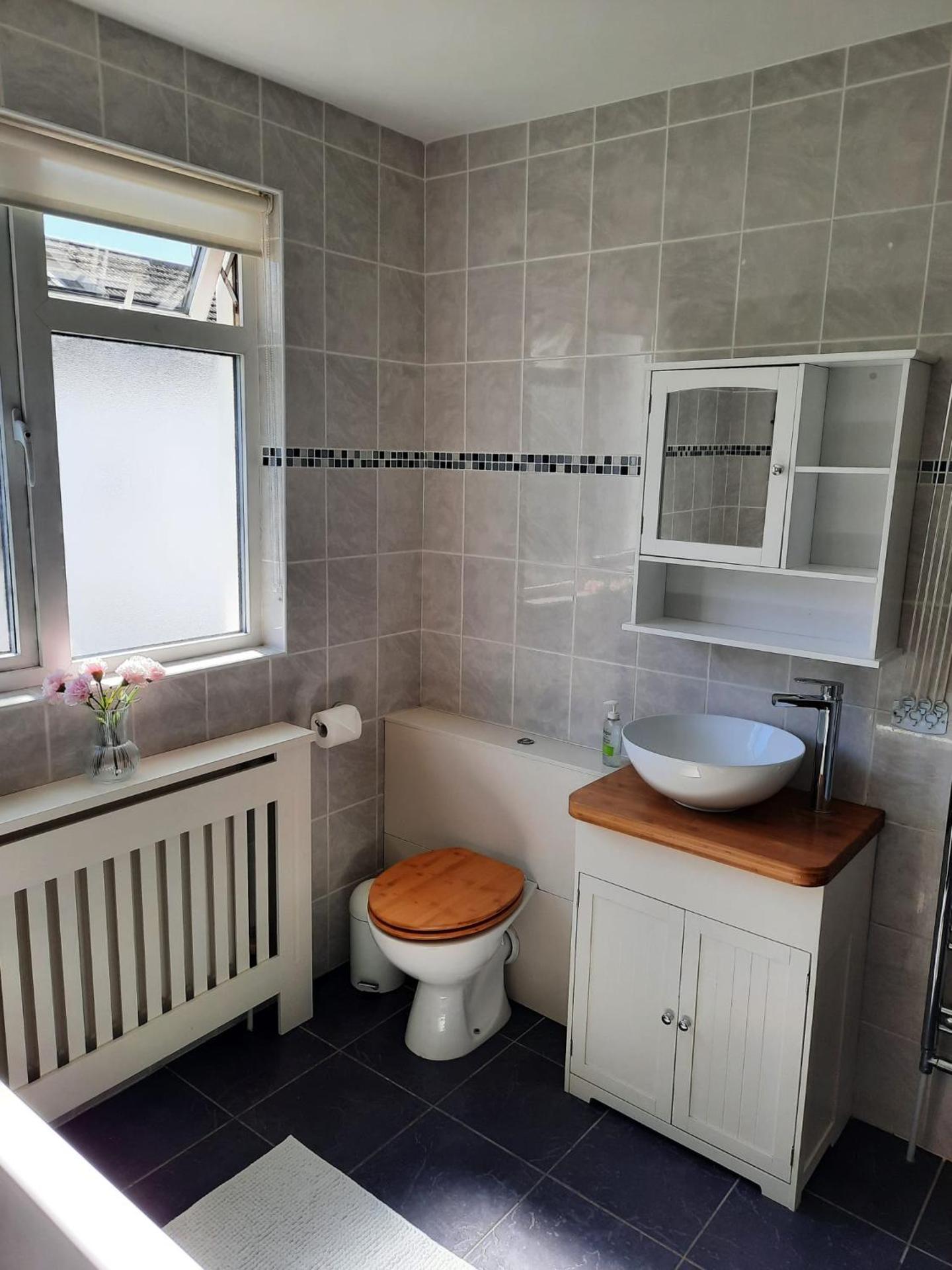 Super king bedroom with large ensuite