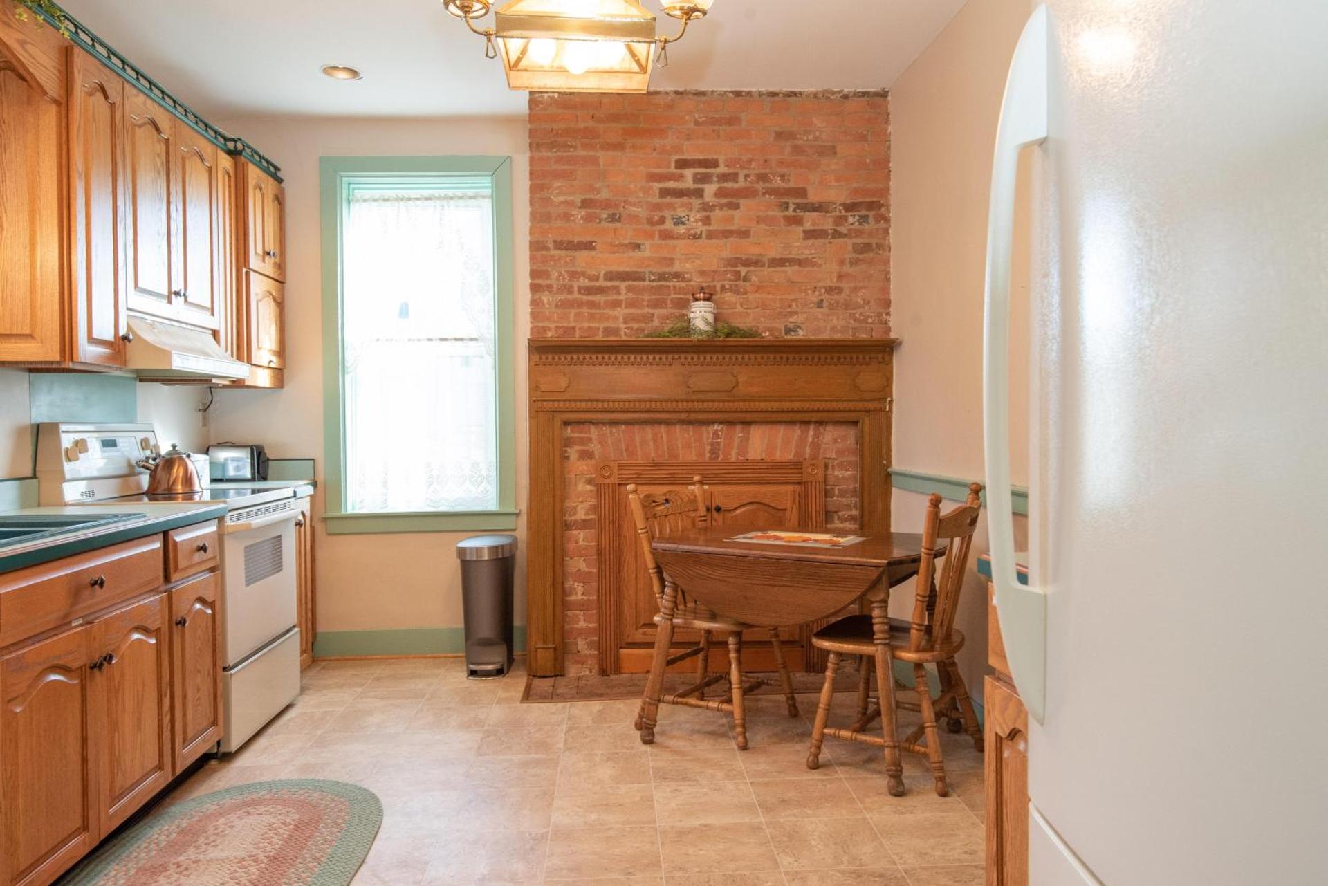 Cozy Cow Homestead with pool!