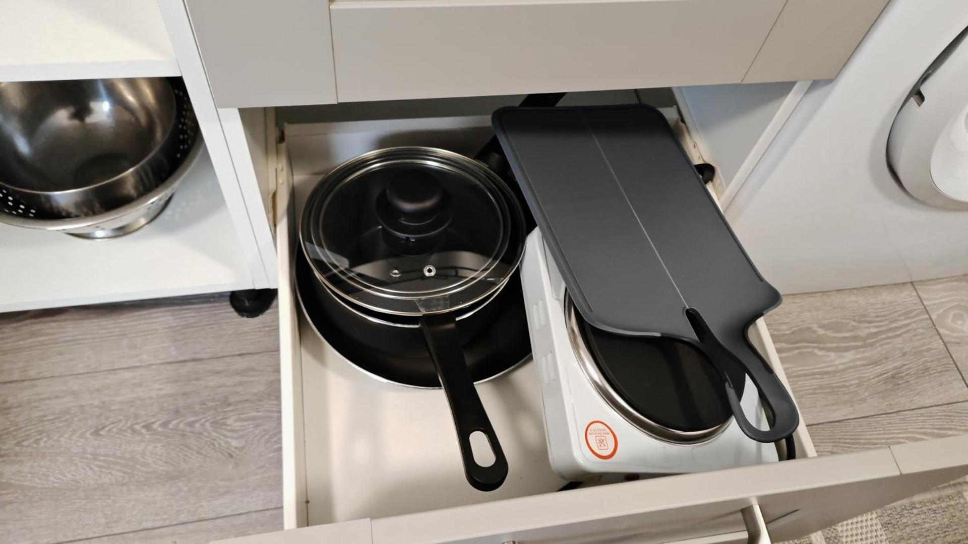 Cozy studio with Netflix & chill & Parking