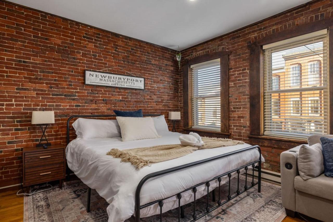 Newburyport Flat Downtown Living King Bed