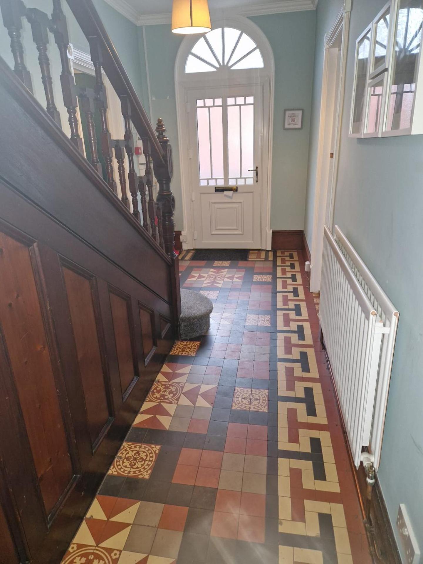 Hereford - Falcon House - Spacious 5 Bedroom House With Games Room - Sleeps 14 Guests - Great Property For Family & Friends Gathering Together - Hosted by RENTMYHOUSE