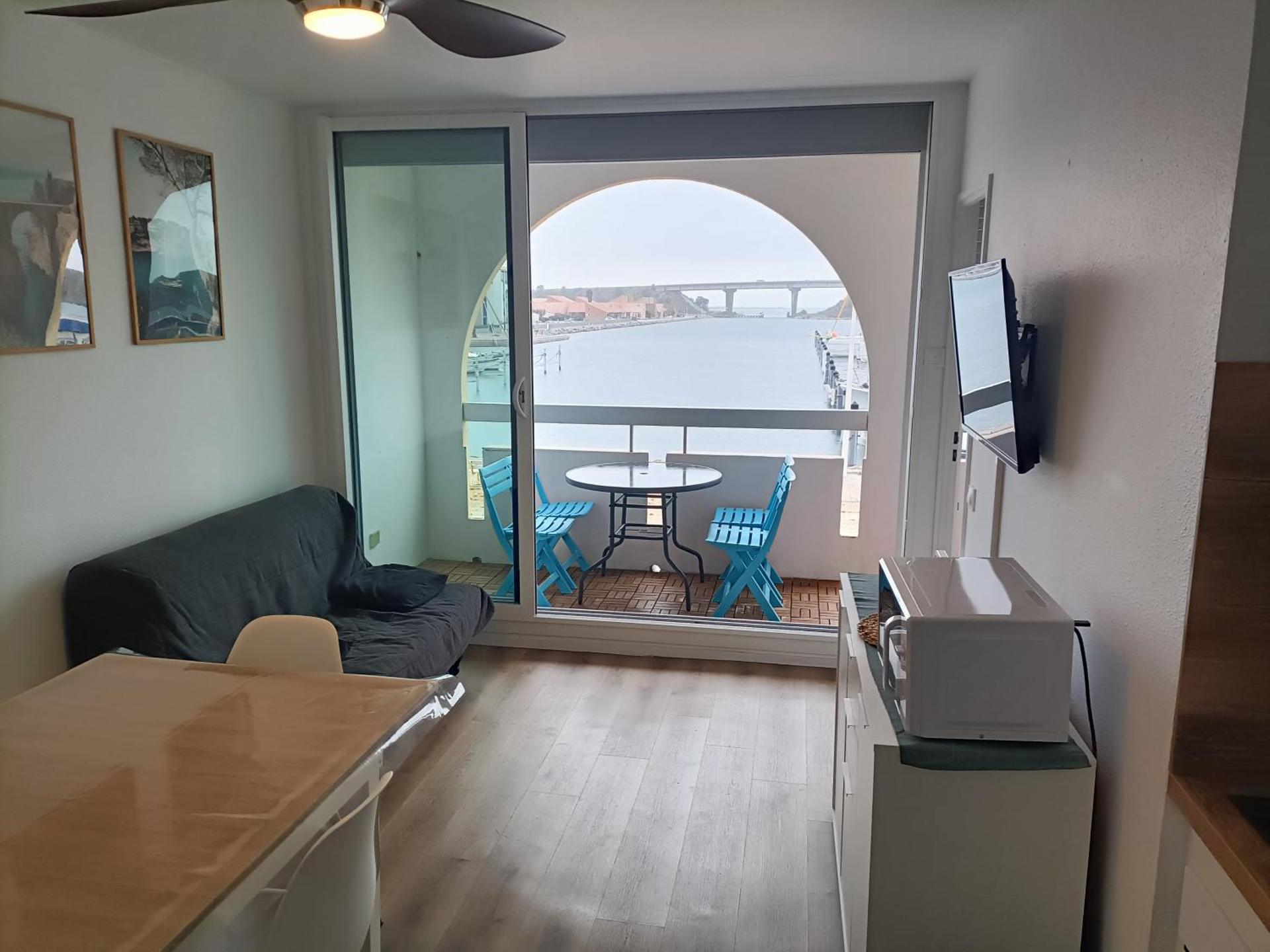 T2 cabine avec très belle vue sur le port de plaisance