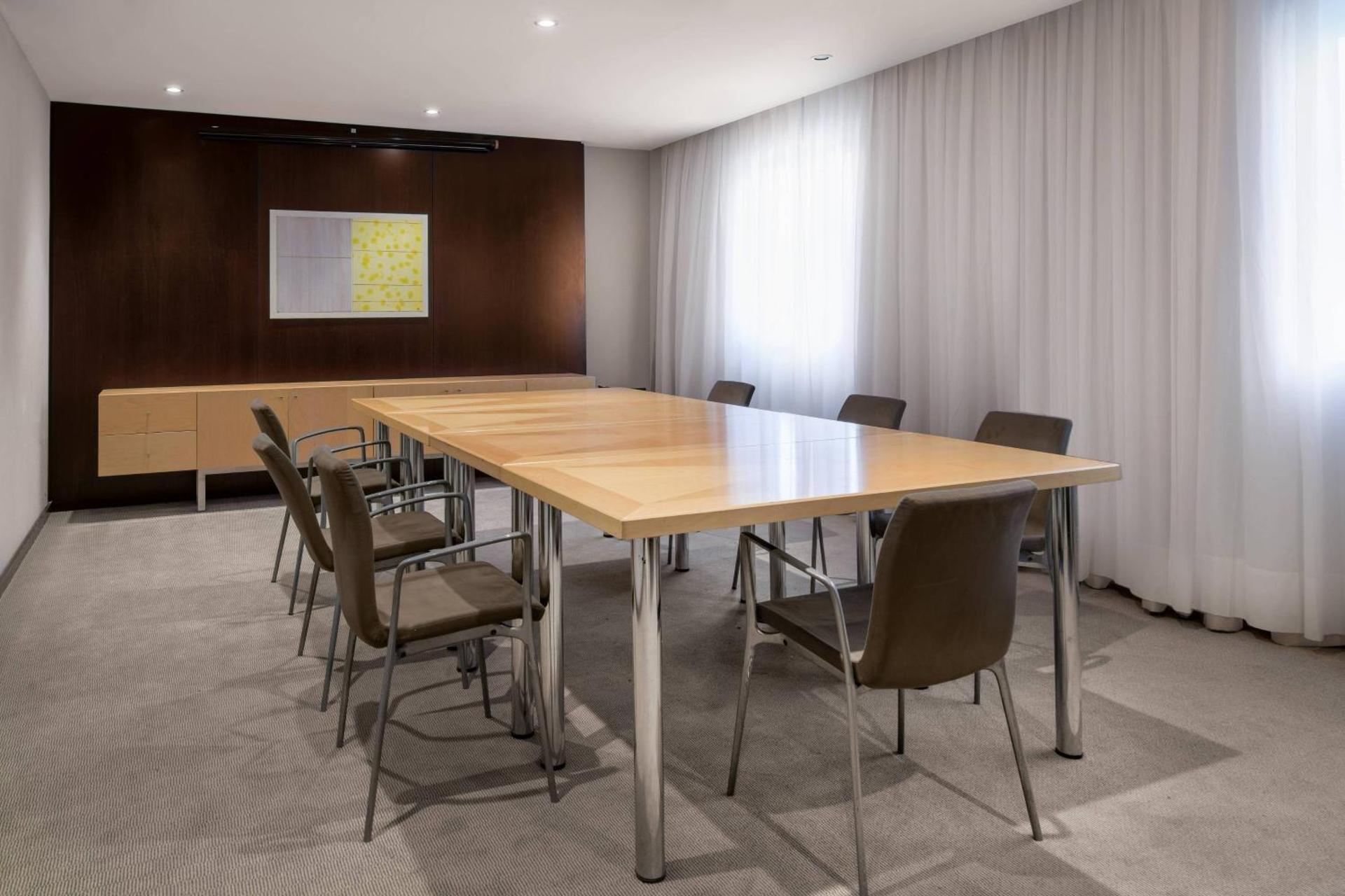 Meeting/conference room