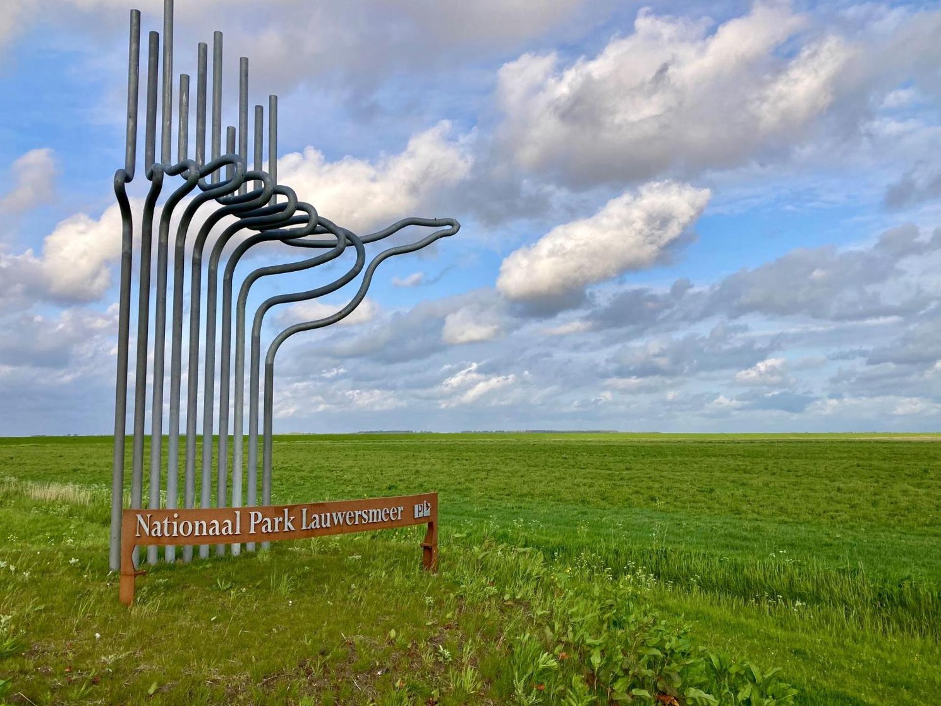 6pers Modern harbor house Jasmijn with fenced garden and lake view