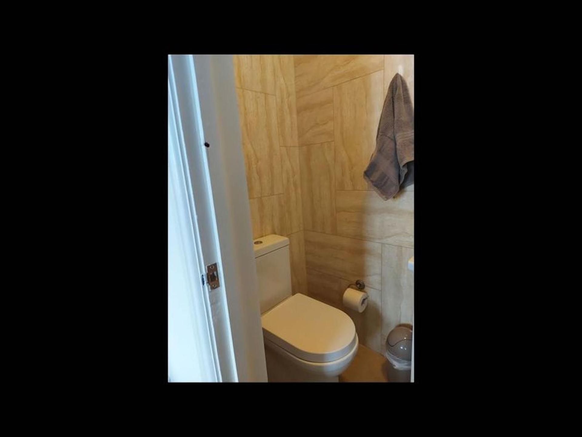 Apple House Wembley -Double Room with Ensuite