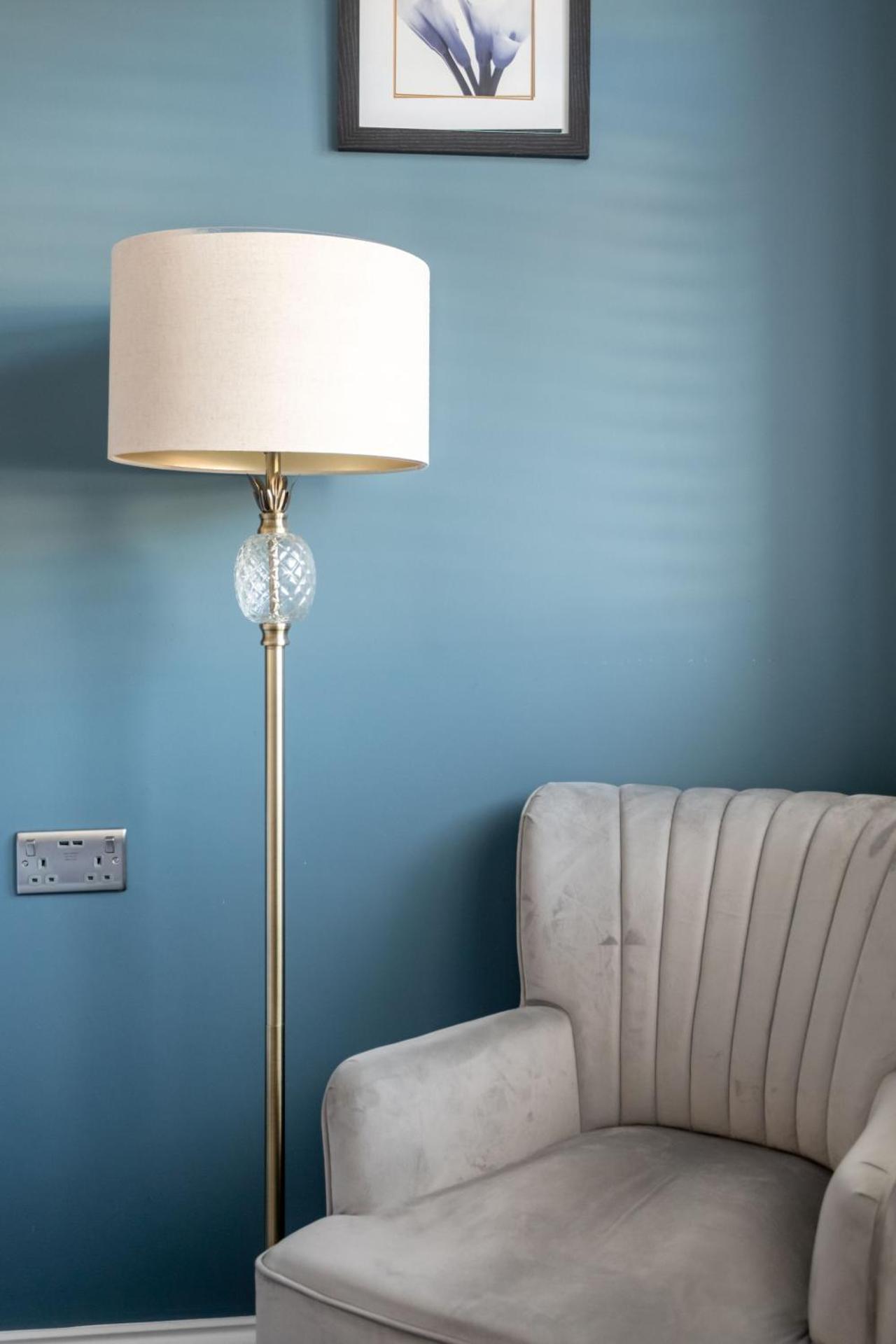 Apple House Wembley -Double Room with Ensuite