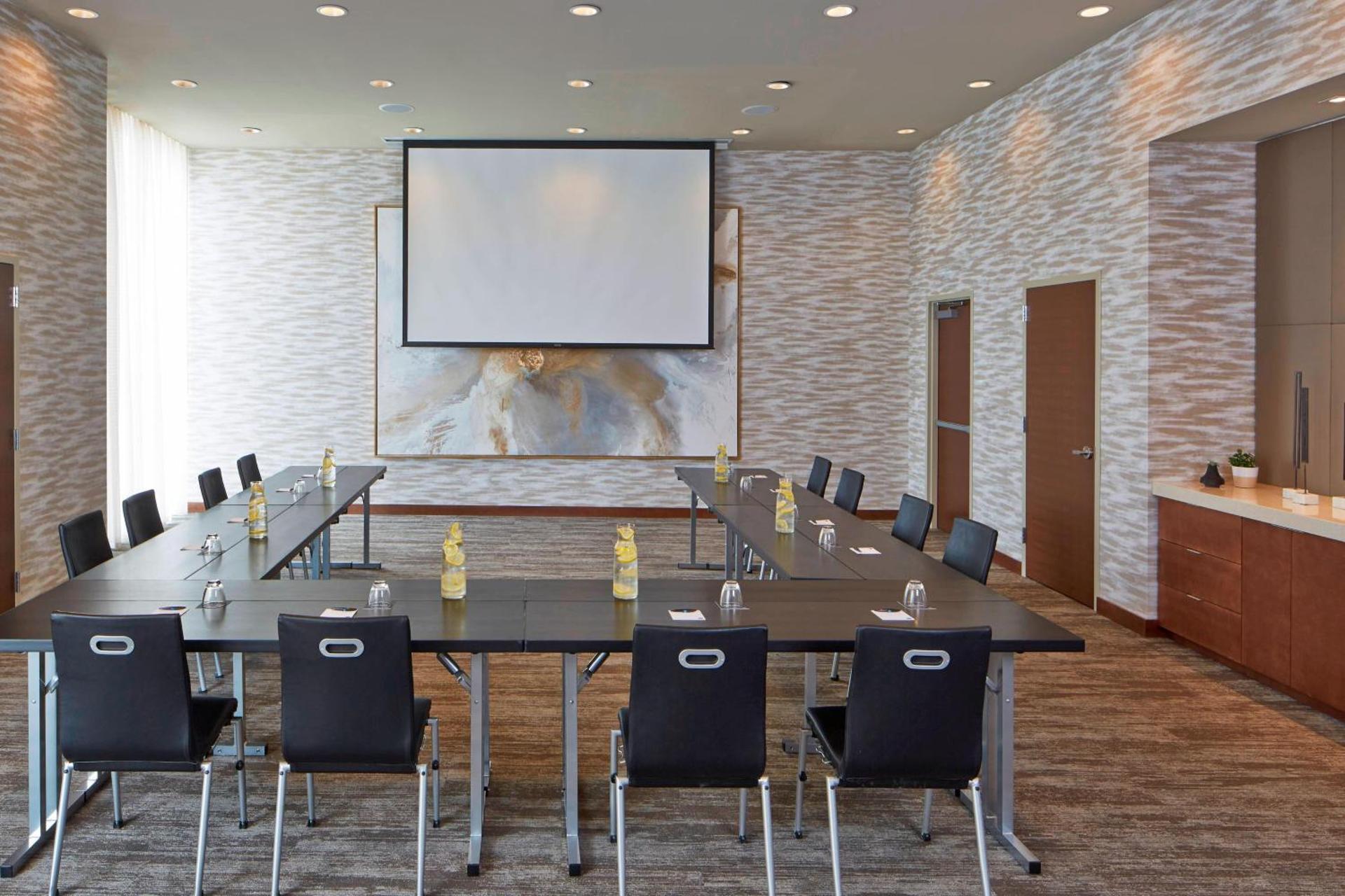 Meeting/conference room