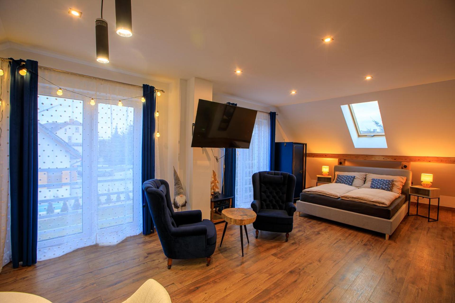 Communal lounge/ TV room