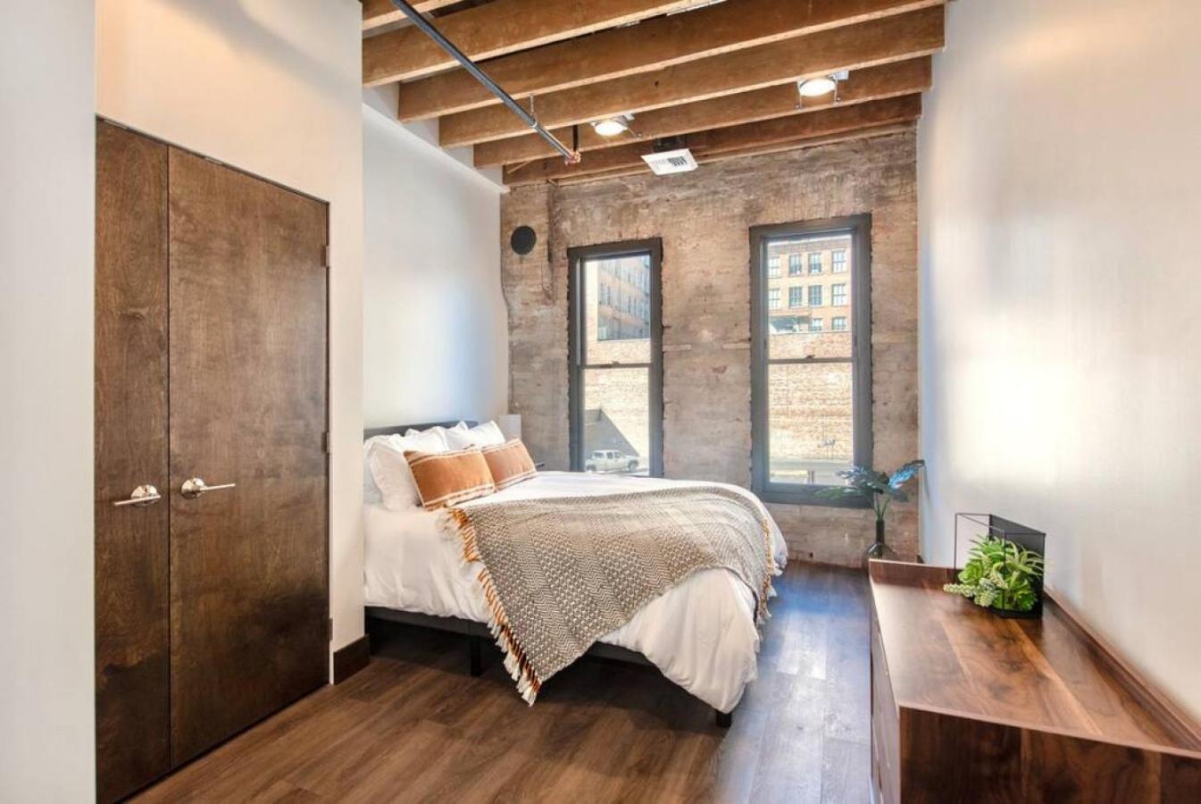 Urban Modern Living PERFECT for long term stays