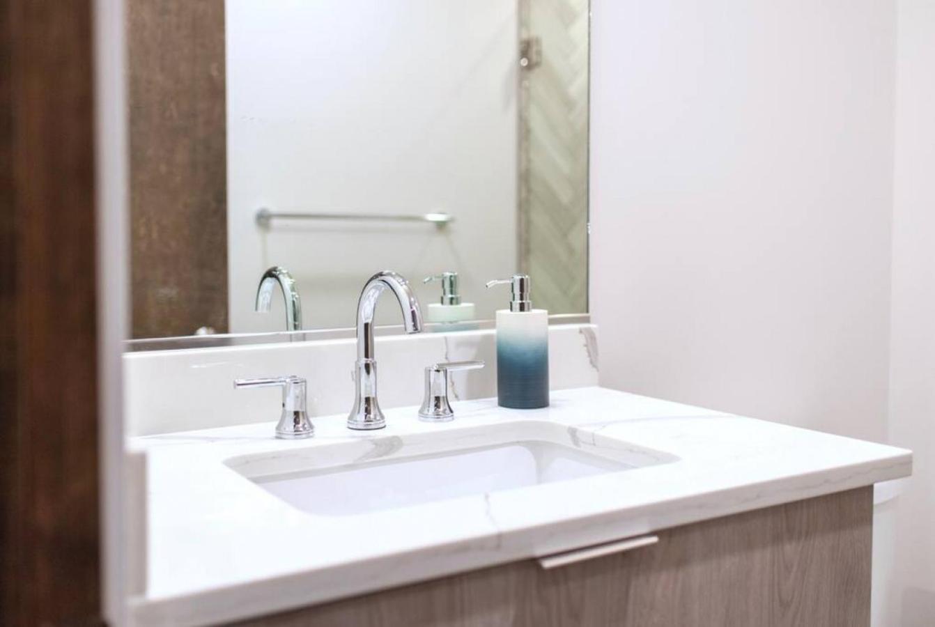 Urban Modern Living PERFECT for long term stays