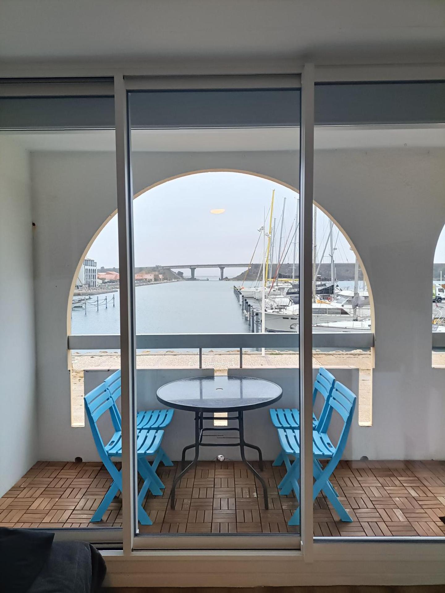 T2 cabine avec très belle vue sur le port de plaisance