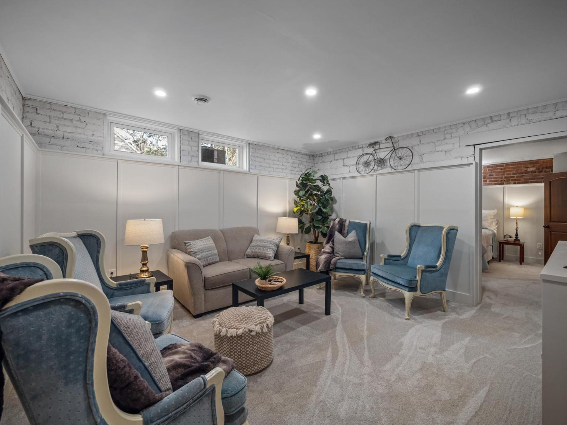 Spanish Charm 4bed/3bath