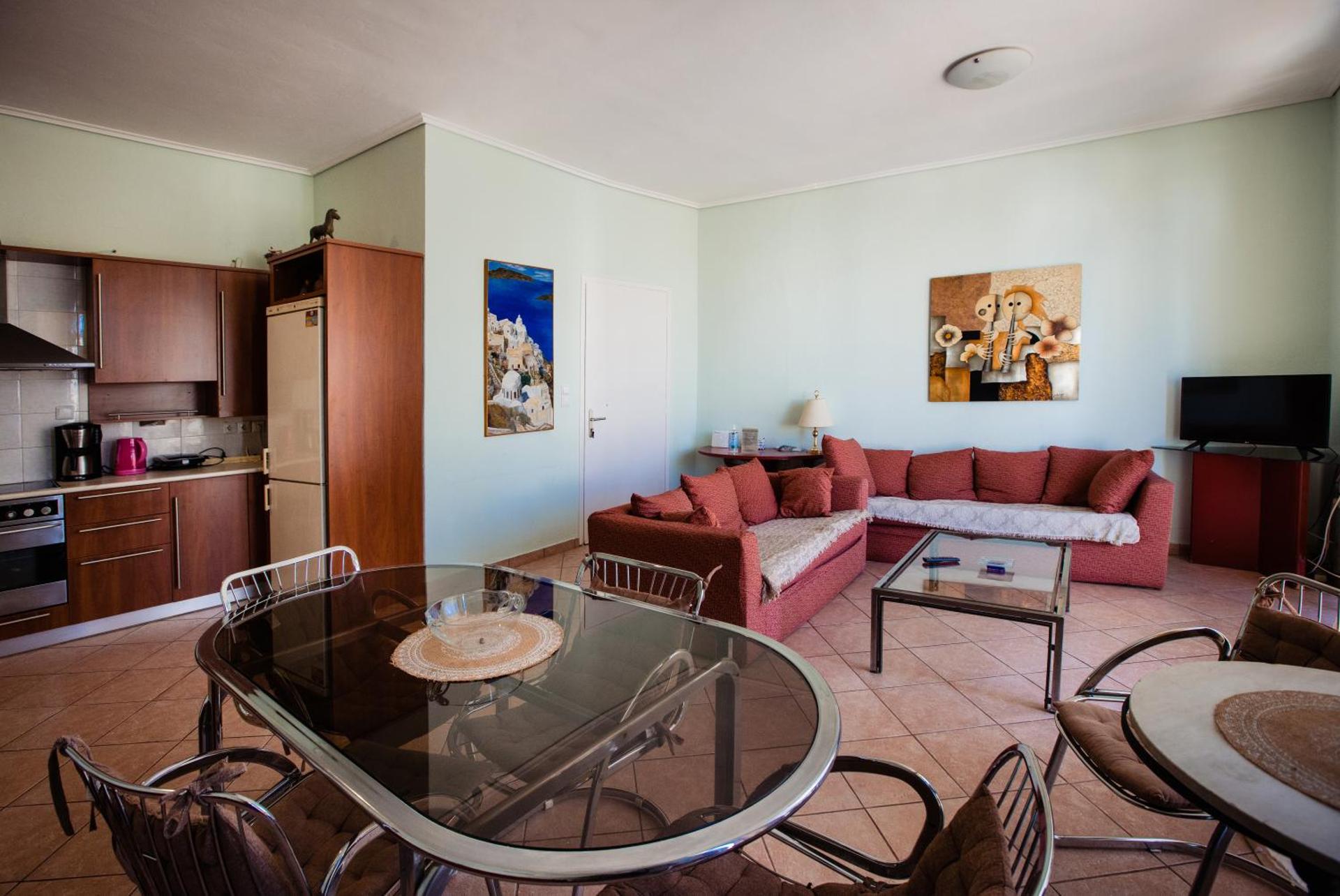 Μεγάλο Διαμέρισμα με ευρύχωρο μπαλκόνι στην Αθήνα