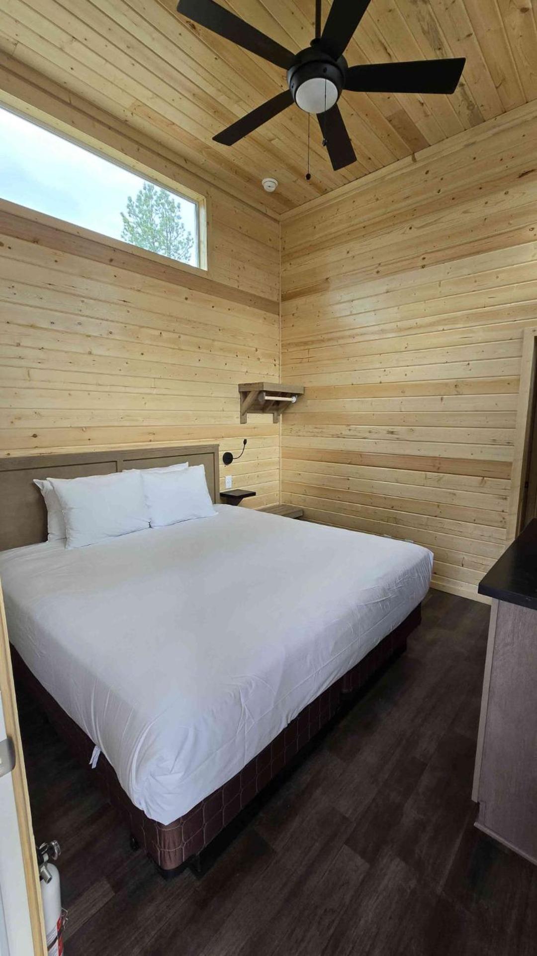 060B Grand Canyon South Rim Chalet with King Bed