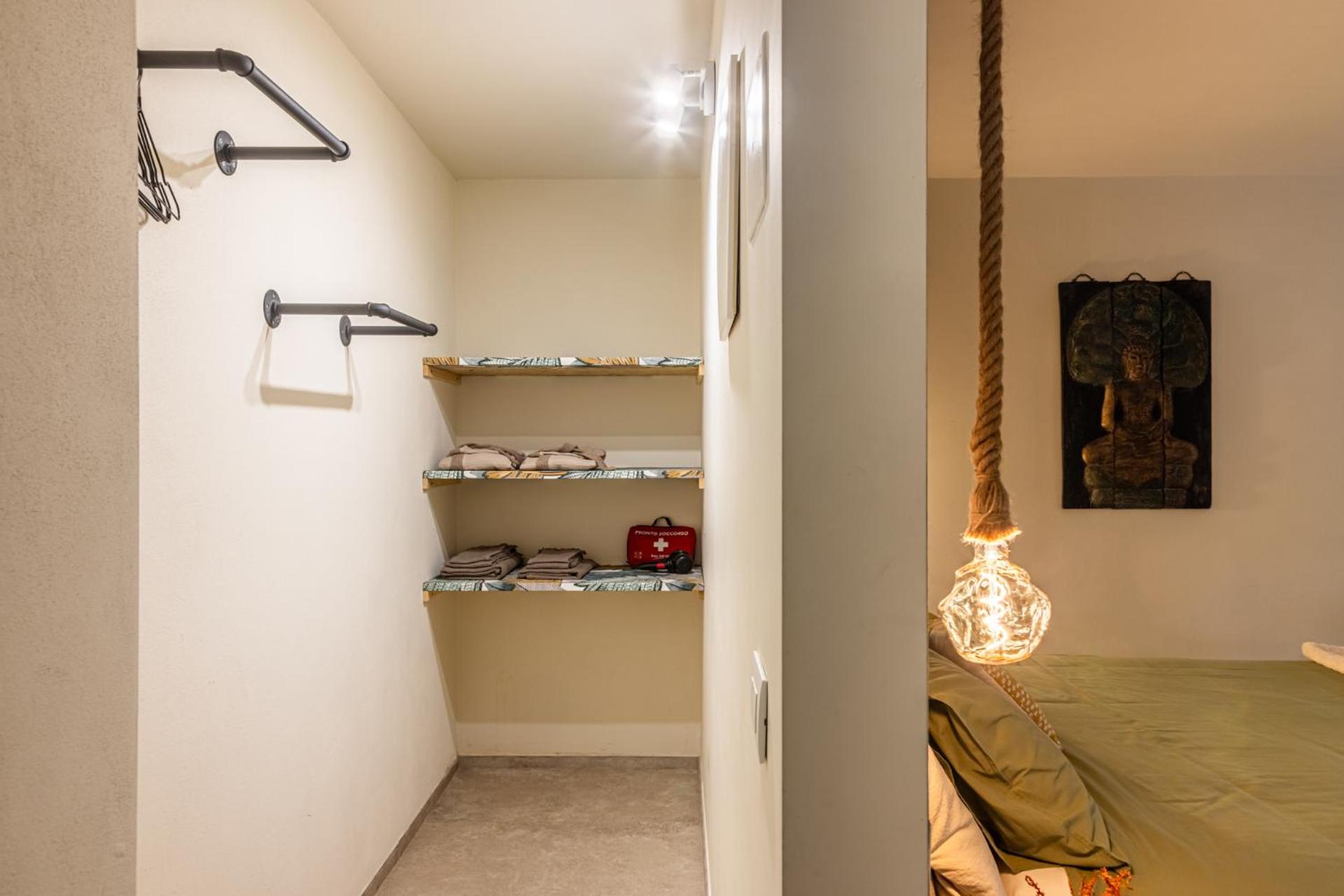 Charming apt in Villa with jacuzzi in Milan