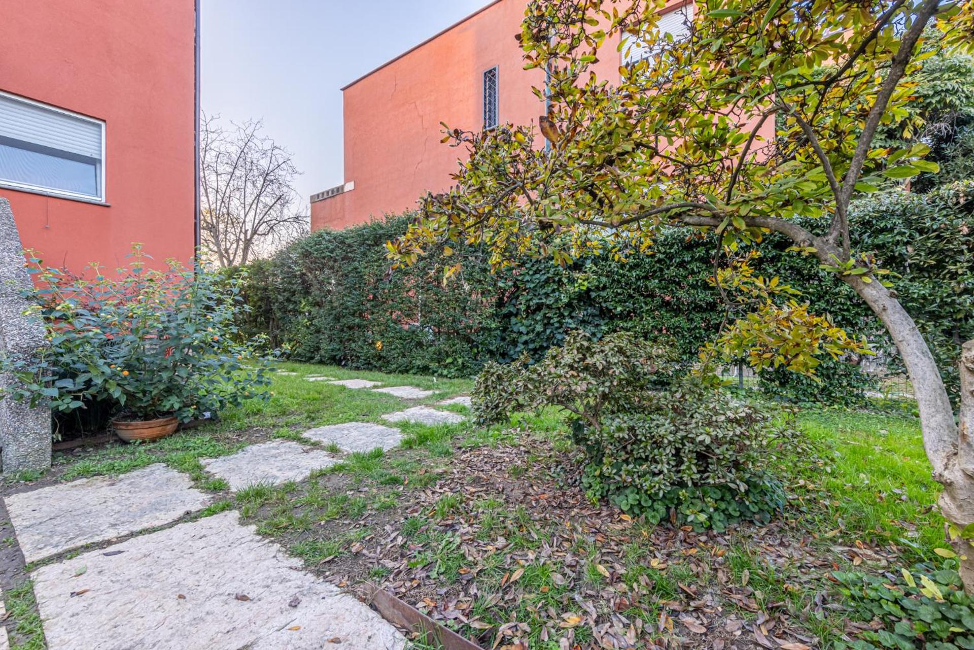 Charming apt in Villa with jacuzzi in Milan