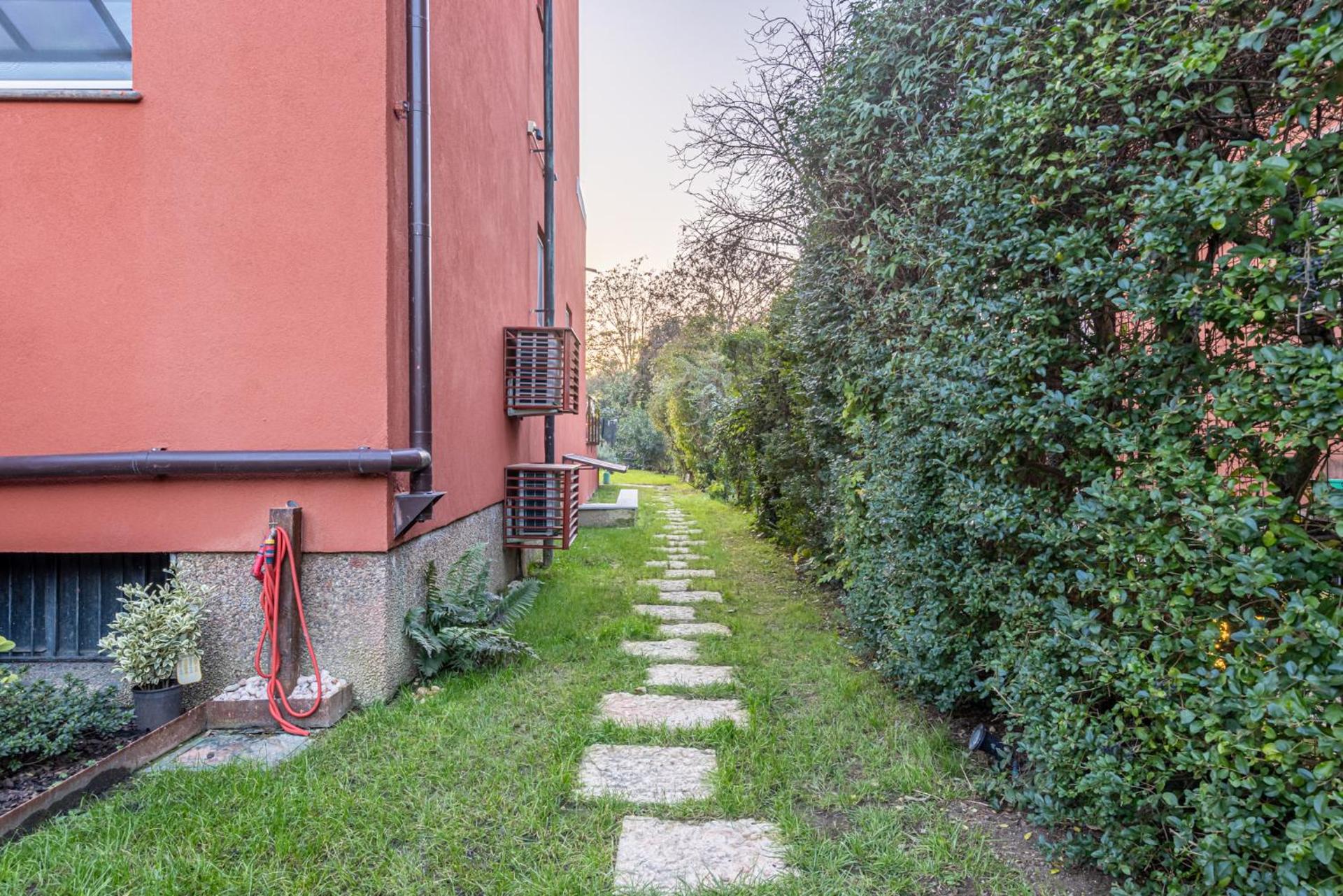 Charming apt in Villa with jacuzzi in Milan