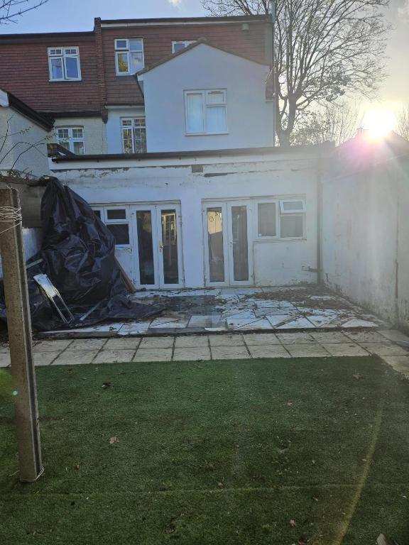 Private Room Direct Travel Heathrow & Central Ldn