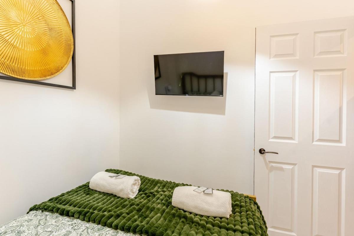 Cosy City Apartment, free street parking