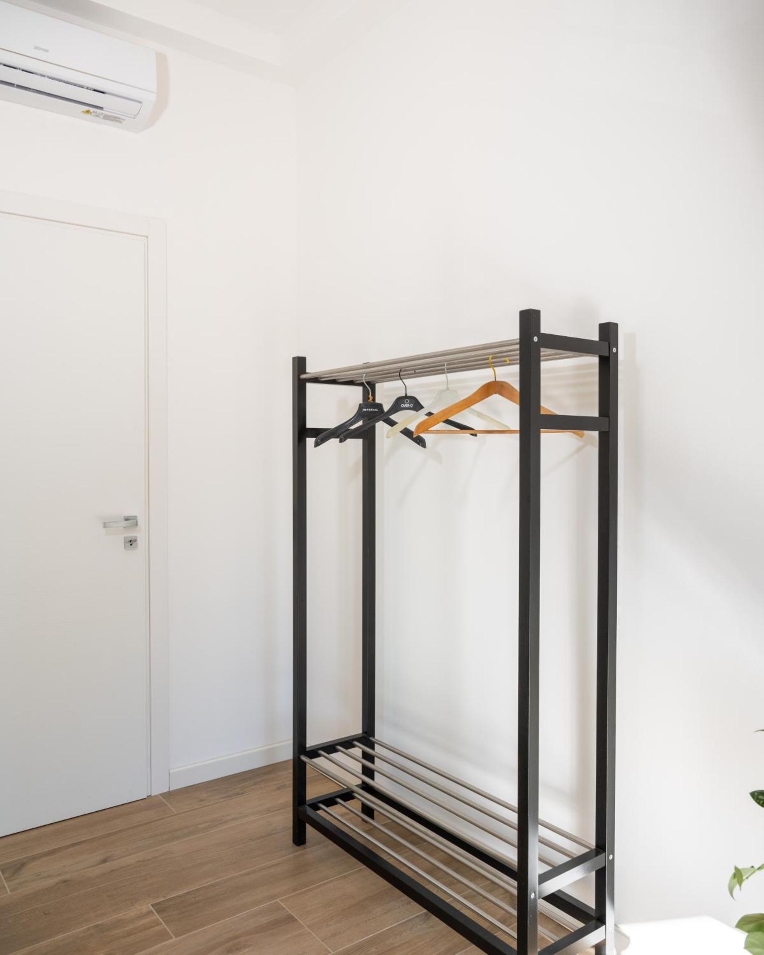 Camera Matrimoniale con bagno privato-struttura condivisa con Host-CASA ENEA