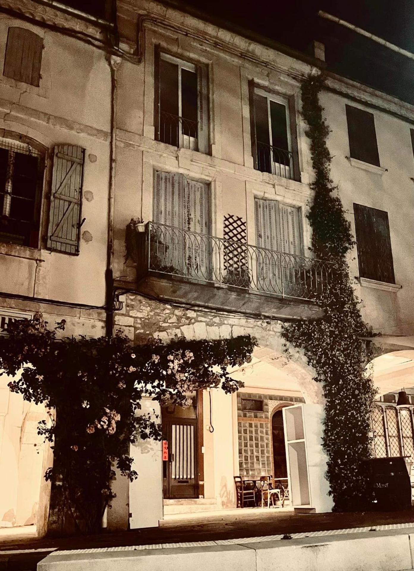 Au dessus des arcades