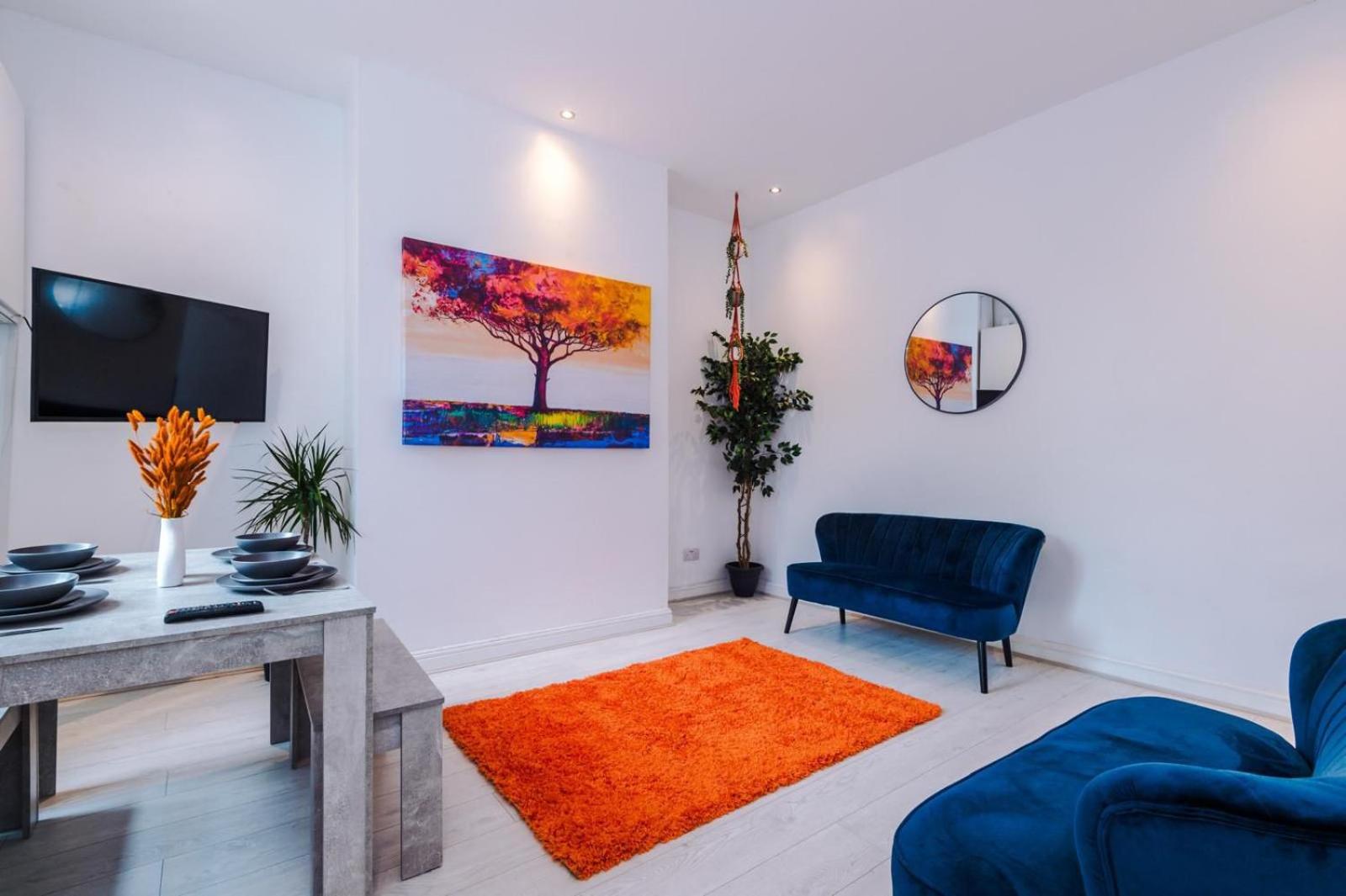 Communal lounge/ TV room