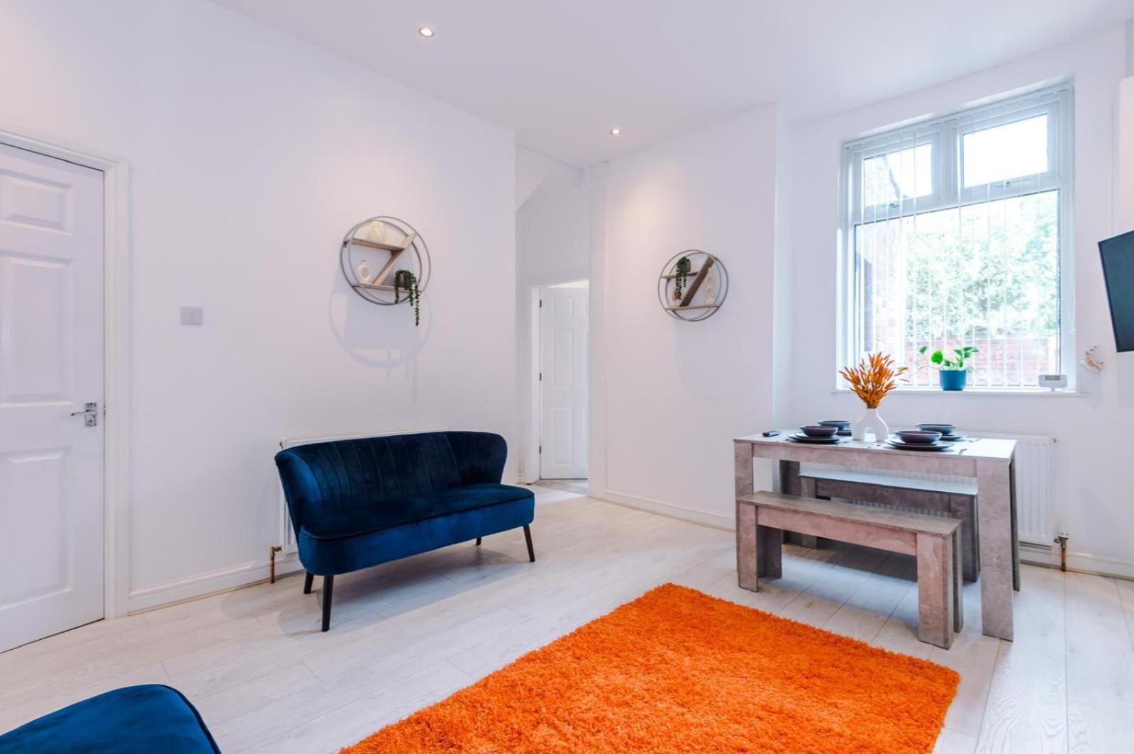 Communal lounge/ TV room