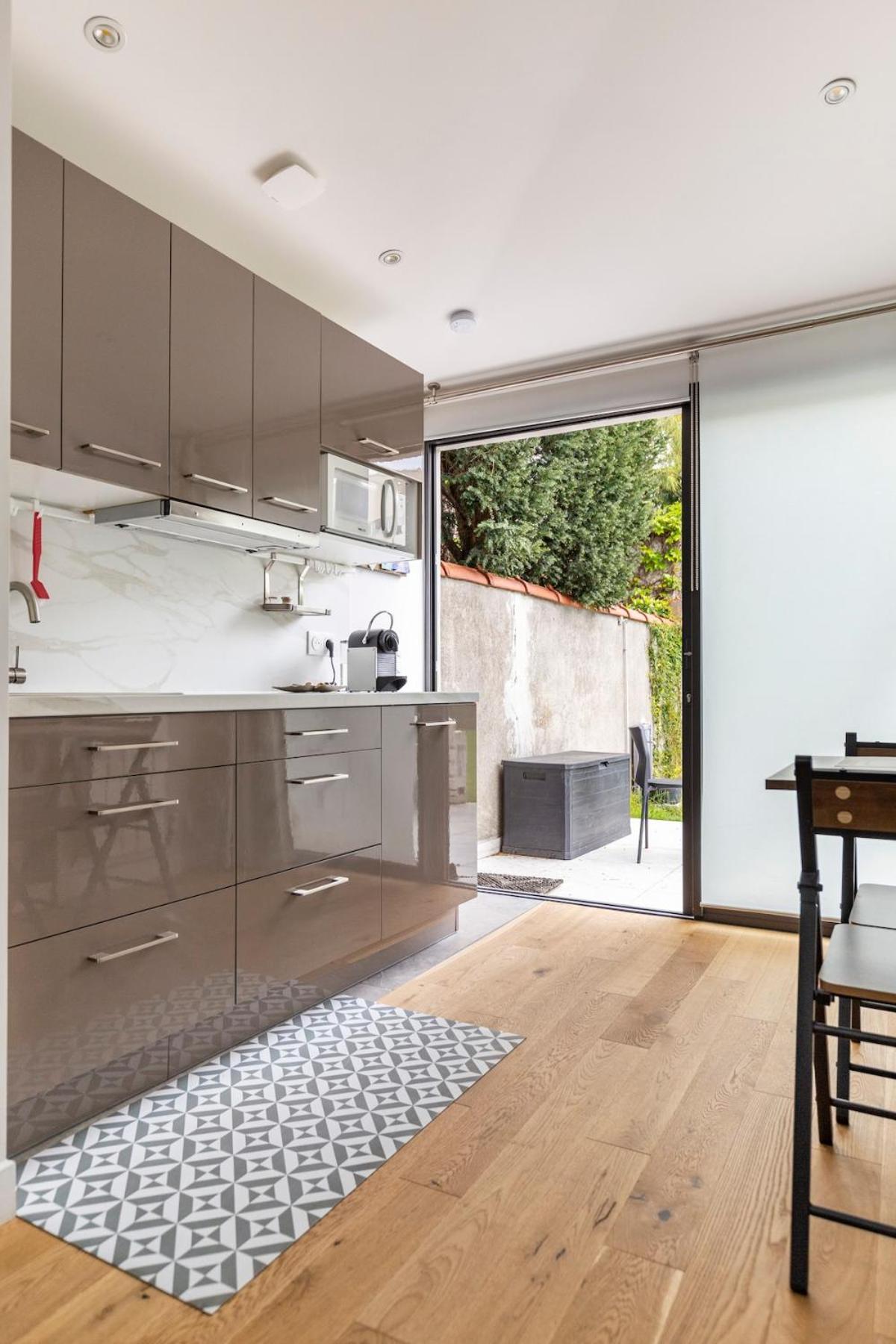 Kitchen or kitchenette